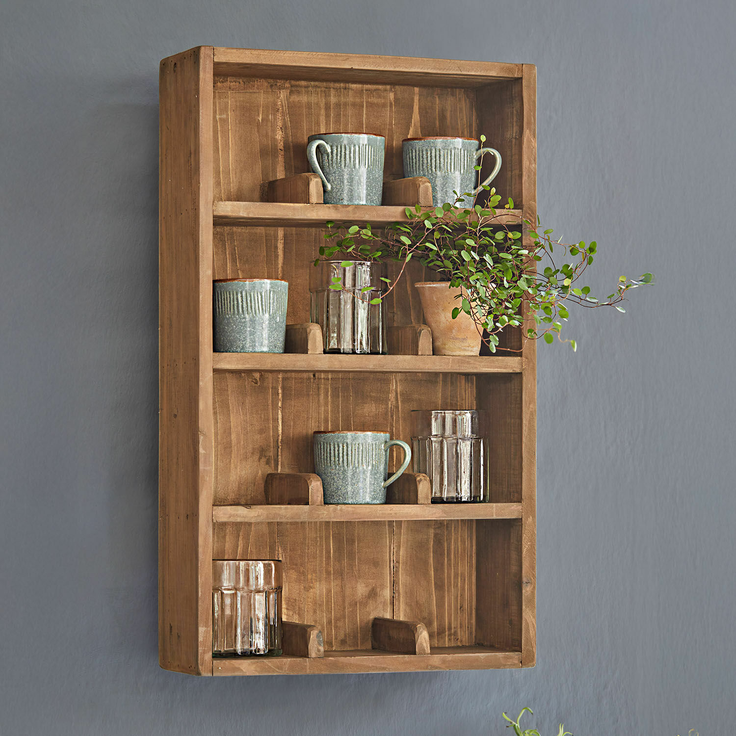 Wandrek Sunnybrook Houten wandrek met keramische mokken en glazen, natuurlijke houtkleur, keukenopbergoplossing