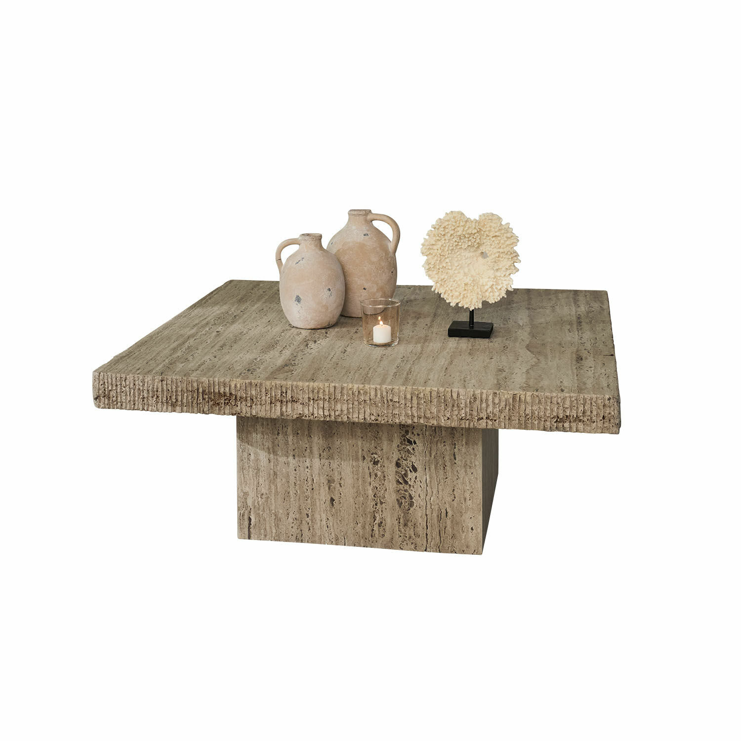 Salontafel Gainsbury Vierkante salontafel van beige travertijn met decoratieve kruiken en brandende kaars