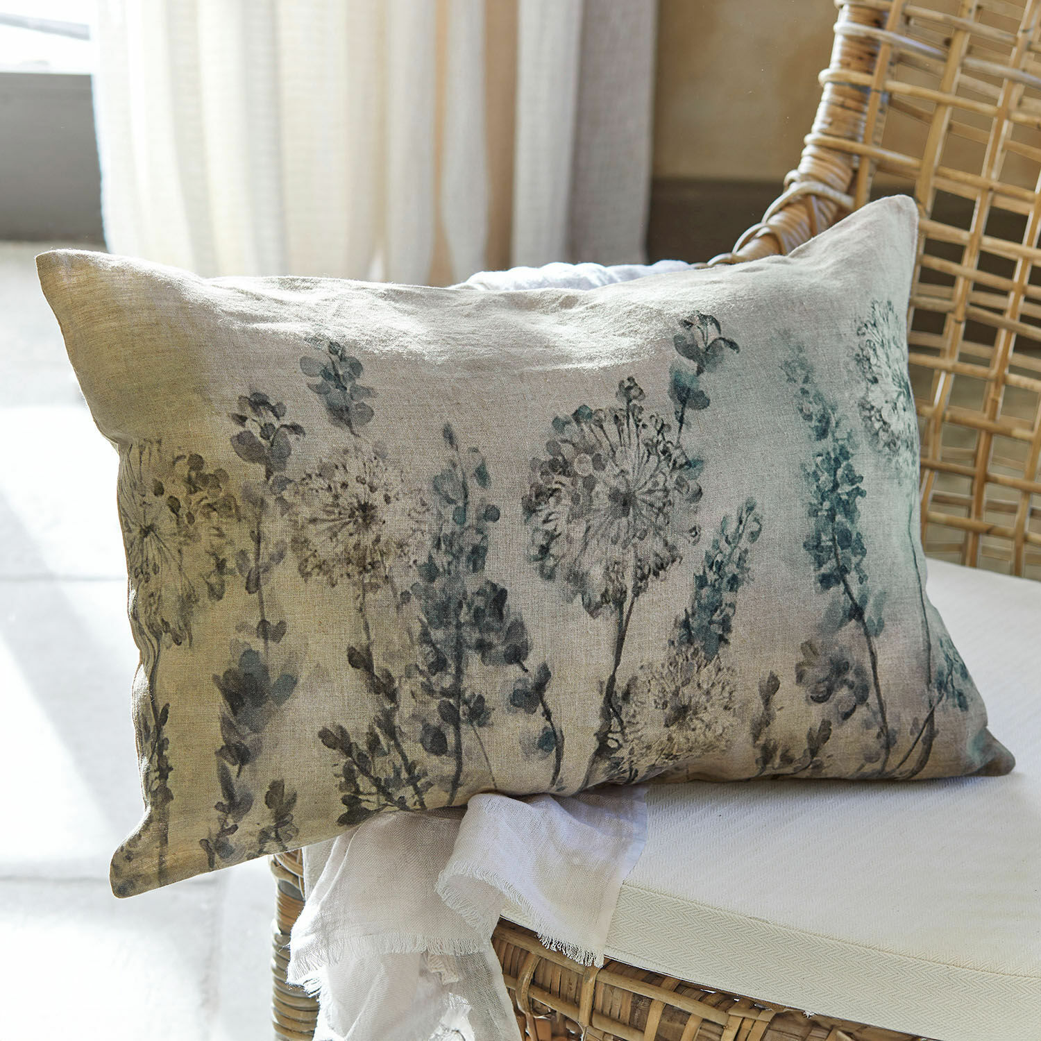 Housse de coussin Lusse Coussin décoratif en lin beige avec motif floral pour salon et chambre à coucher