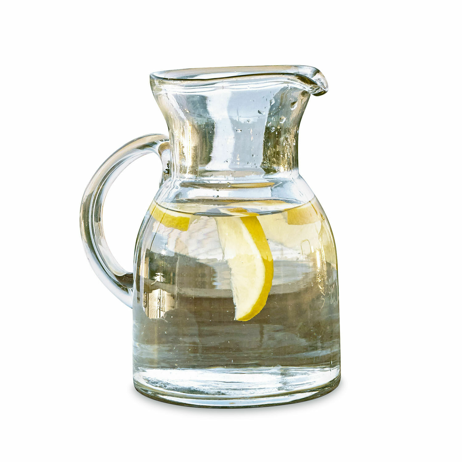 Pichet Clarksville Carafe en verre avec anse remplie d'eau et tranche de citron, pour servir des boissons fraîches