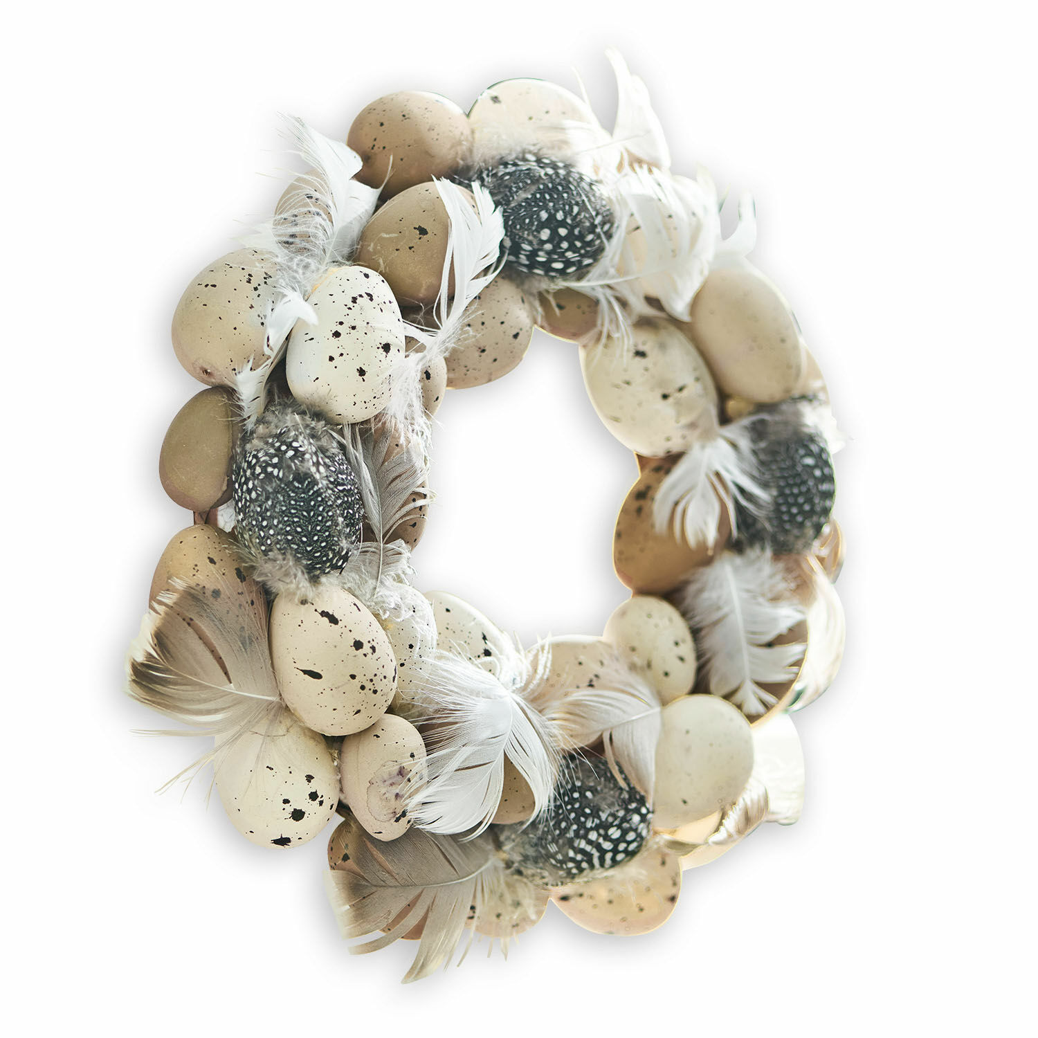 Couronne décorative avec plumes beiges et noires et œufs artificiels, style naturel printanier