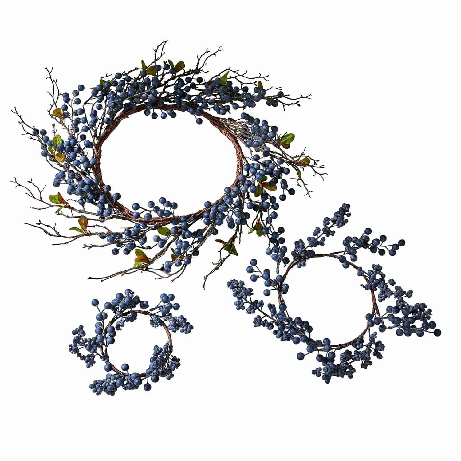 Lot de 3 couronnes Kireen Ensemble de trois couronnes décoratives en branches et baies bleues pour décoration intérieure et saisonnière