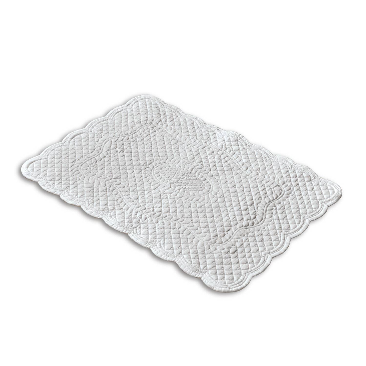 Tapis de bain Meggie Tapis matelassé blanc en coton avec motif décoratif et bords ondulés pour décoration intérieure