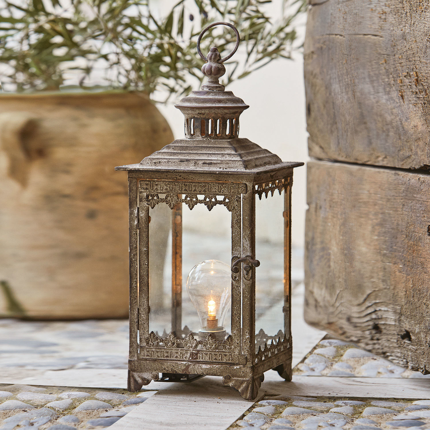Lanterne LED Féerie Lanterne décorative en métal style vintage avec verre transparent et ampoule LED pour terrasse