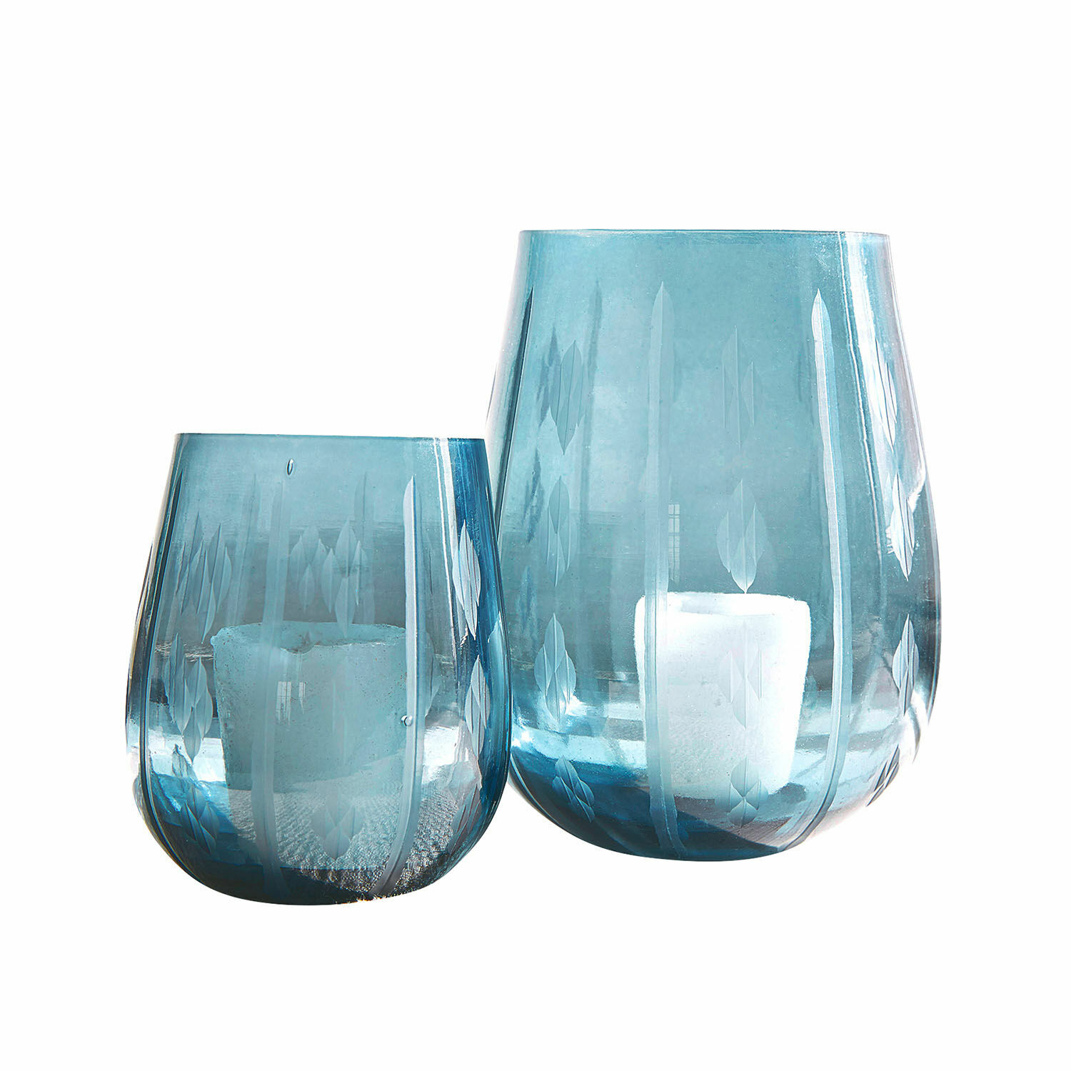 Lot de 2 photophores Danisar Deux photophores en verre bleu avec motif gravé de feuilles, décoration intérieure élégante