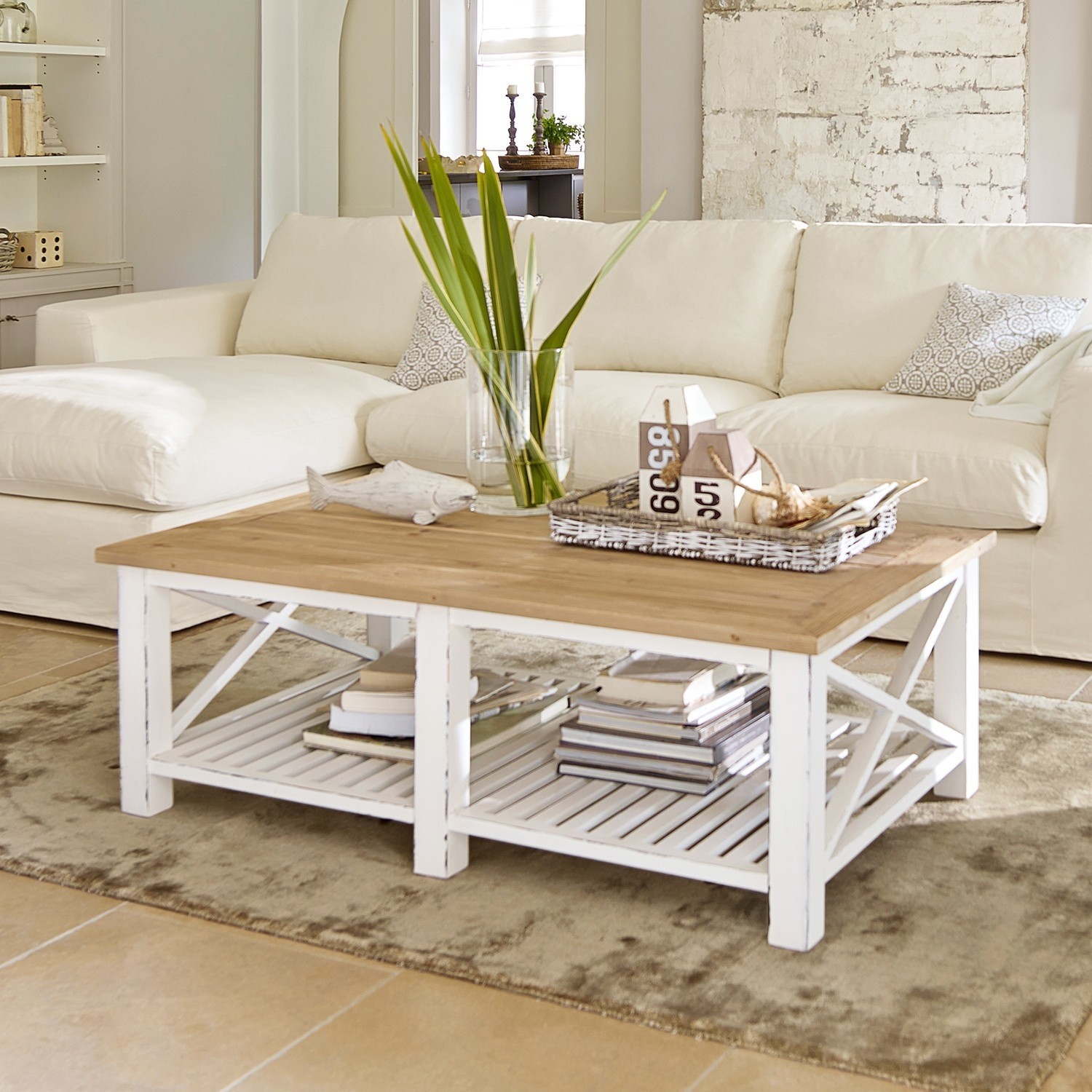 Table basse Medfield Table basse en bois avec peinture blanche et étagère pour livres, style rustique pour salon