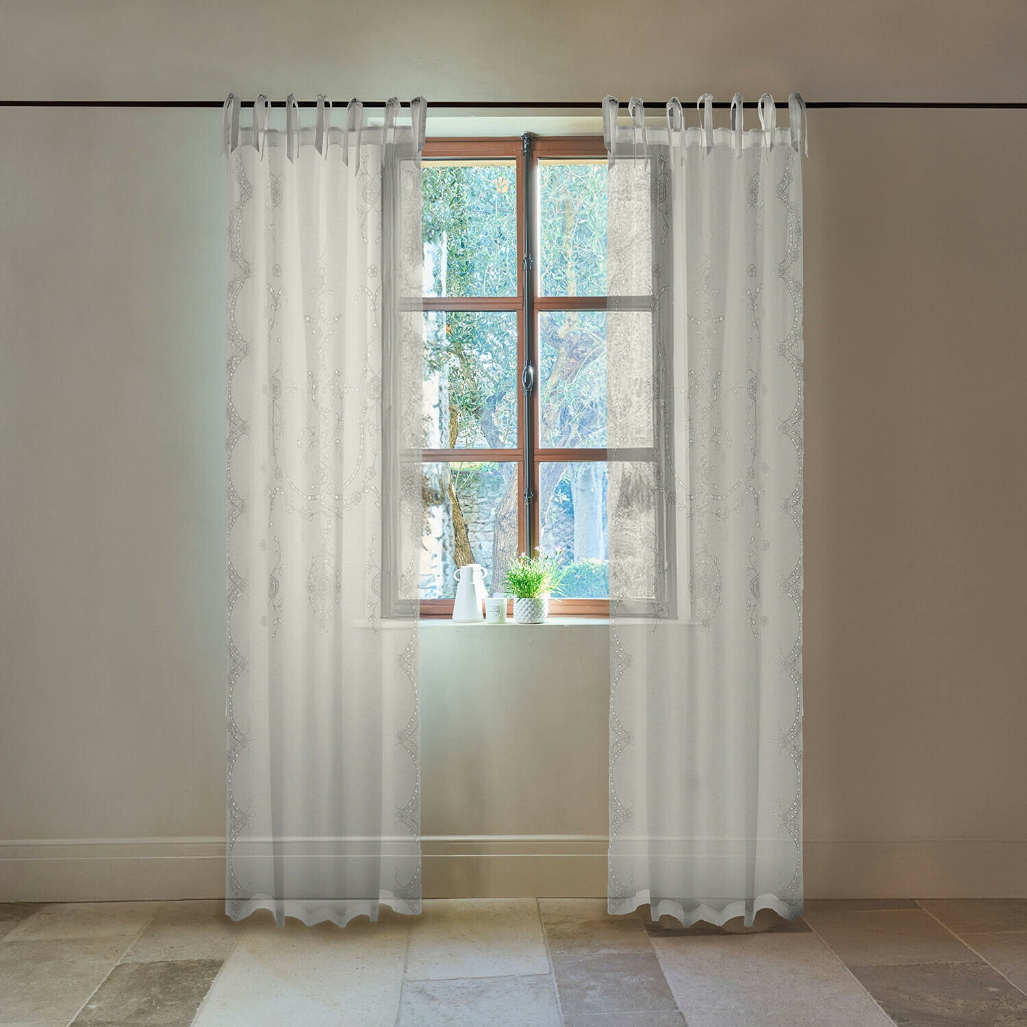Voilage Zafferina Rideaux blancs transparents avec broderie délicate, décoration de fenêtre élégante et protection solaire