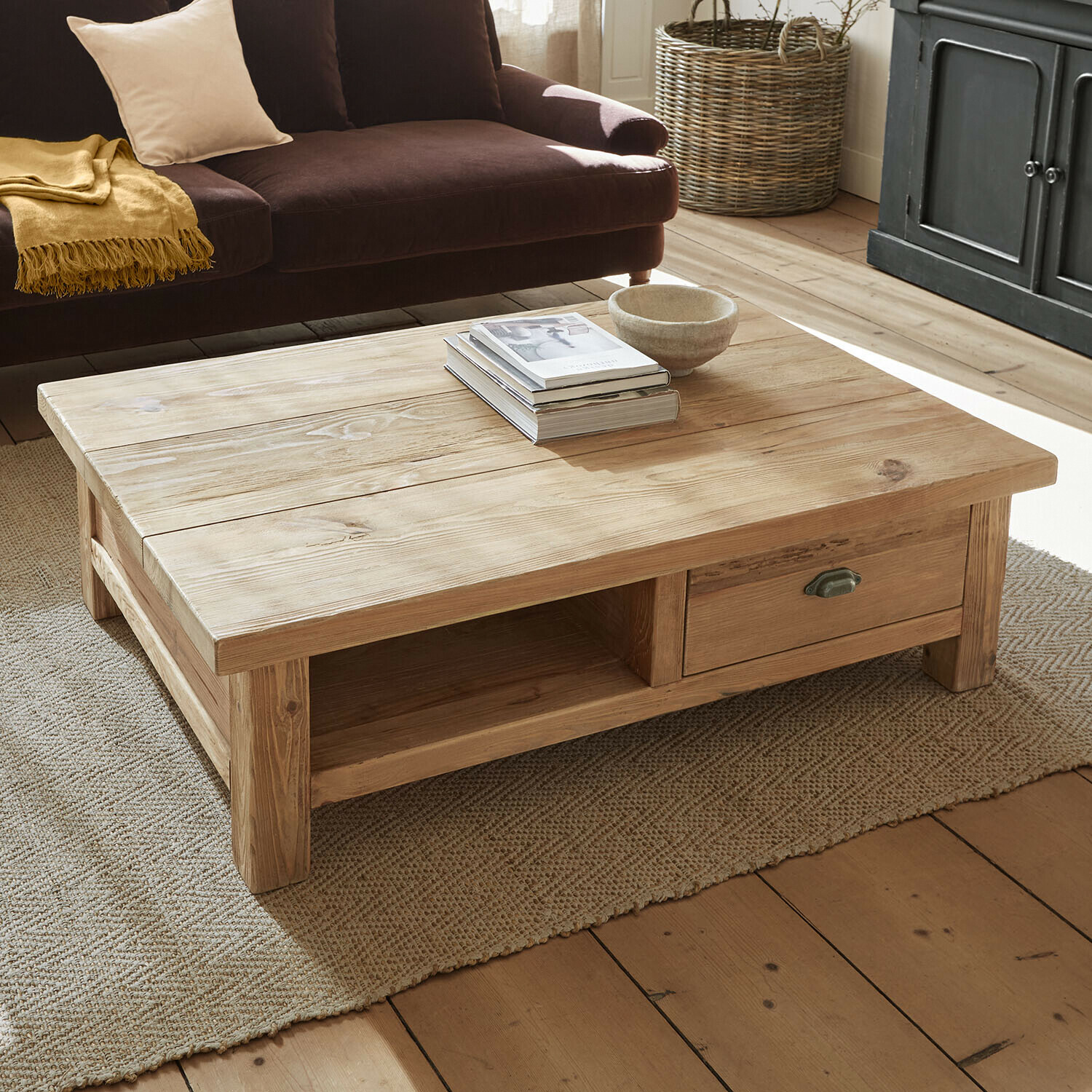 Salontafel Umberly Salontafel van licht dennenhout met lade en plank, natuurlijke kleur, woonkamermeubel
