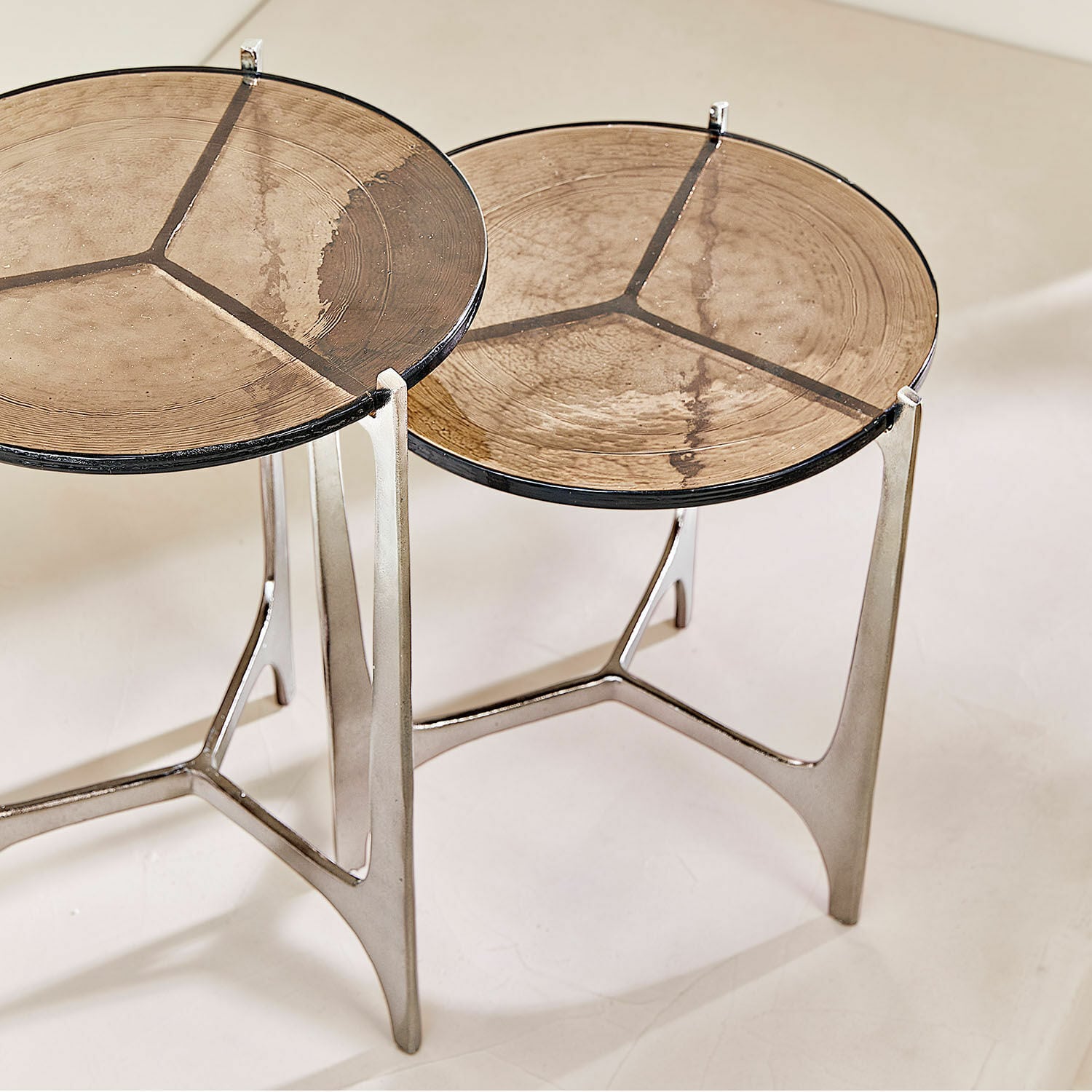 Lot de 2 tables d’appoint Jouvènne