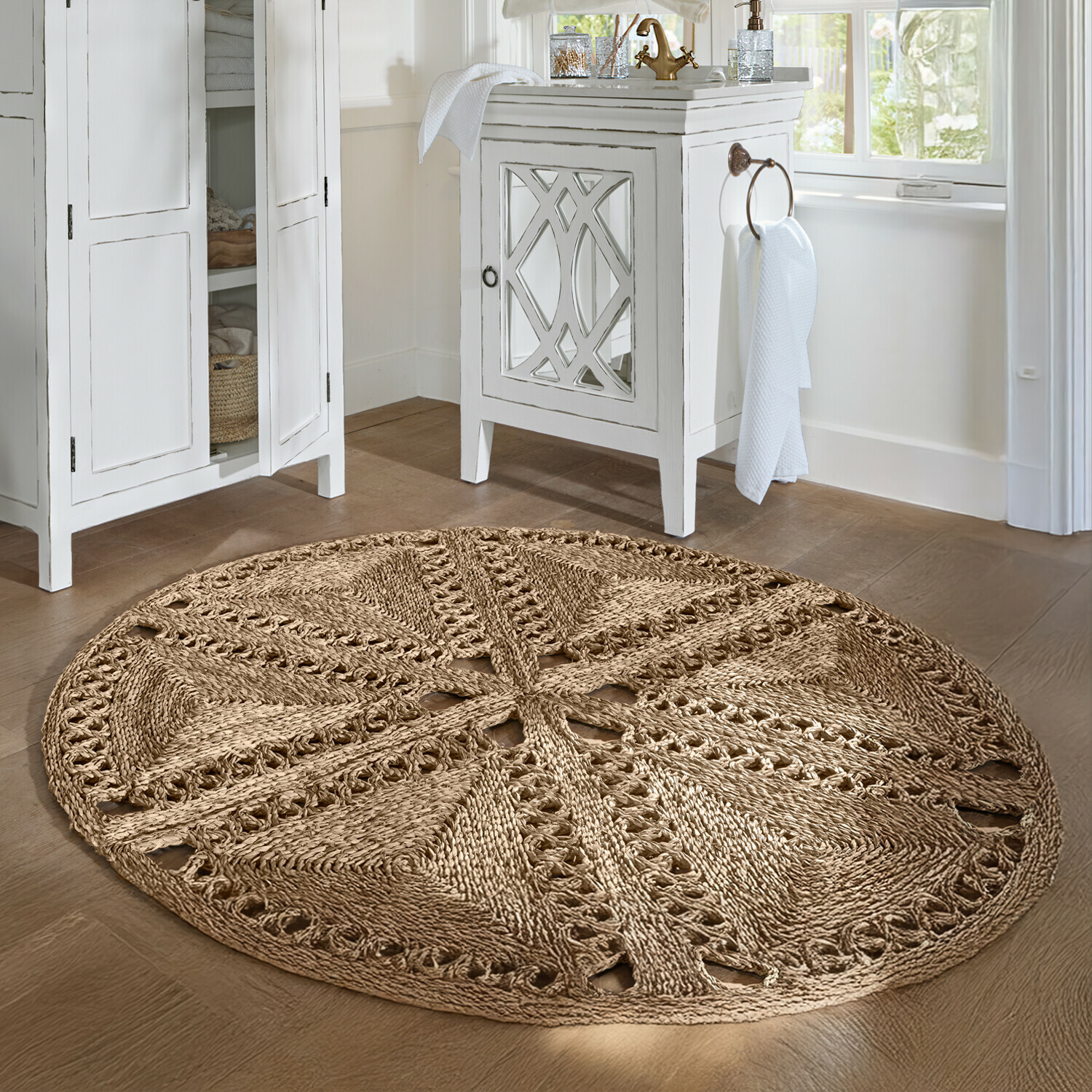 Vloerkleed Penwicks Ronde beige vloerkleed van natuurlijk touw met decoratief patroon, geschikt voor woonkamer of badkamer