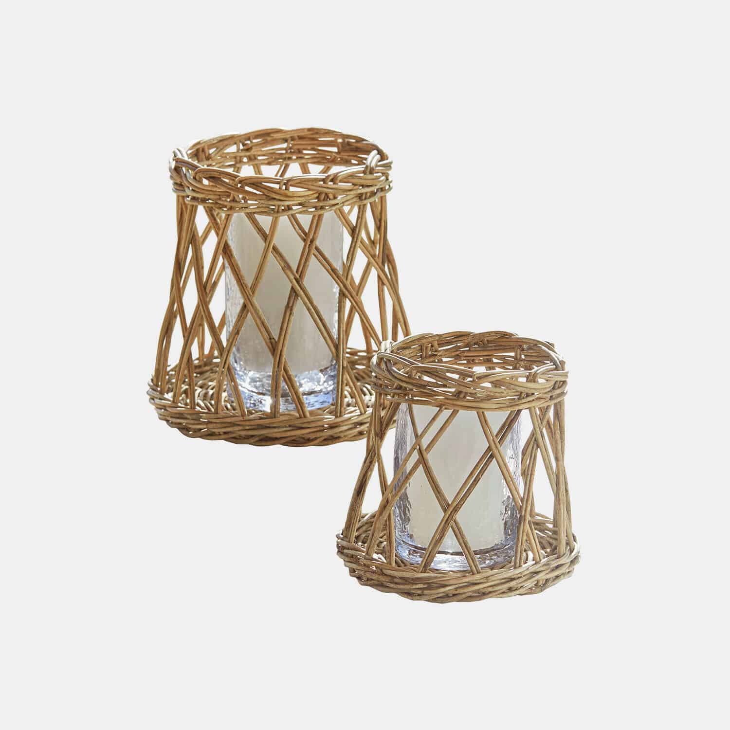 Lantaarn set van 2 Melari Set van twee rieten lantaarns in natuurlijke kleur met witte kaarsen voor interieurdecoratie