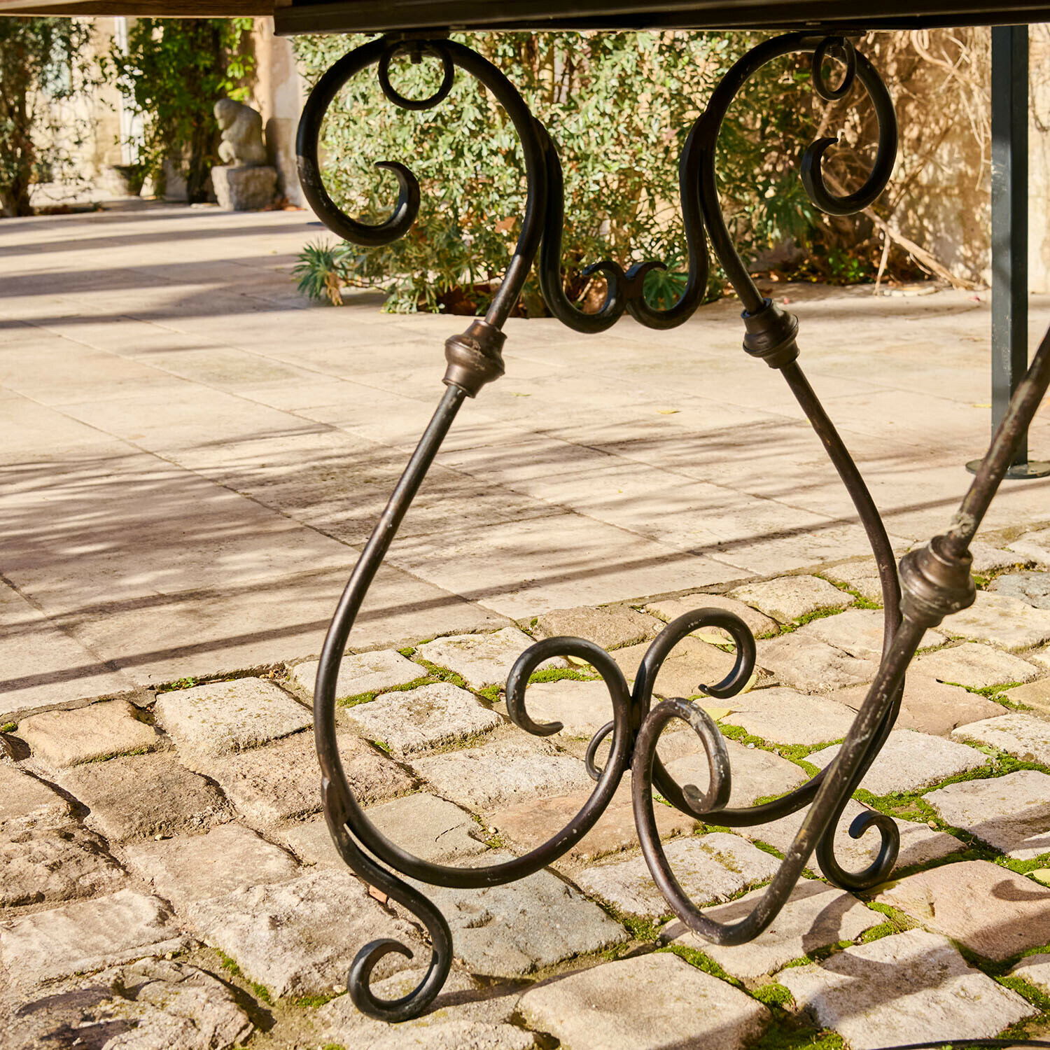 Table Delbridge