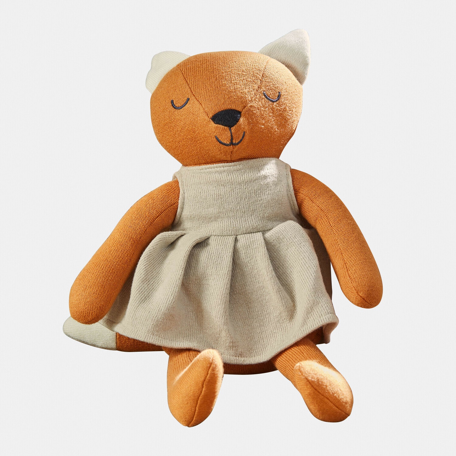 Peluche renard orange en tissu tricoté avec robe beige, jouet doux pour enfants