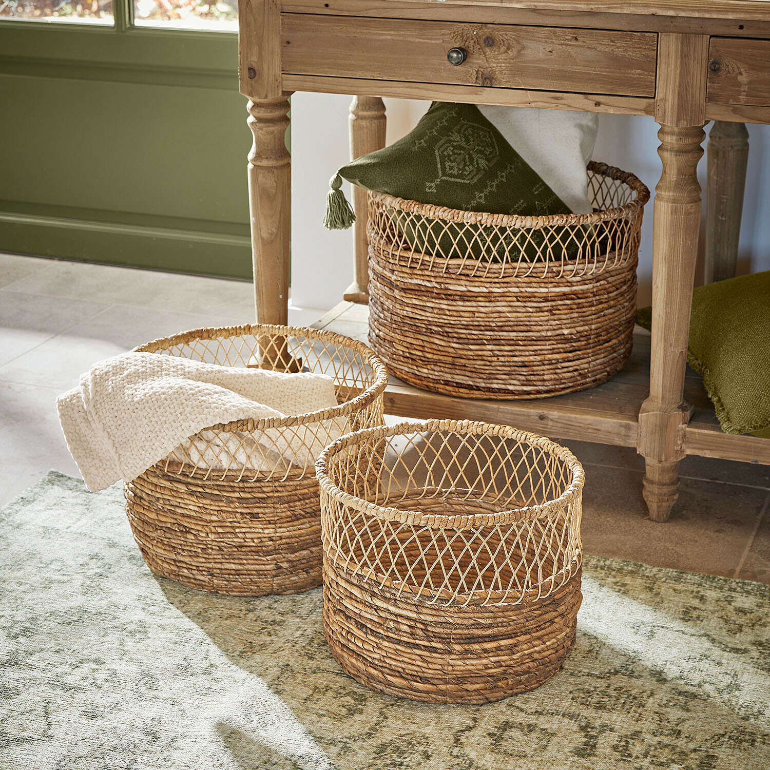 Set de 3 corbeilles Wynlea Ensemble de trois paniers en osier naturel pour rangement intérieur pratique