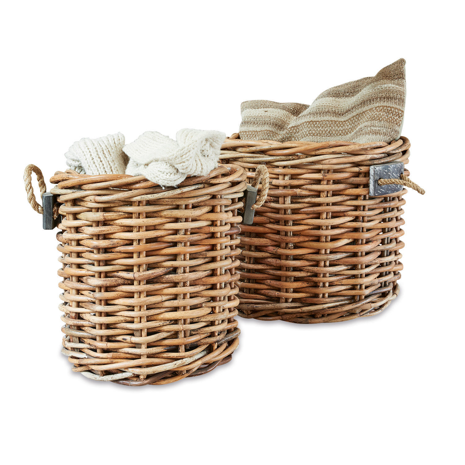 Lot de 2 paniers Marché Ensemble de deux paniers ronds en osier naturel avec poignées et textiles pour rangement pratique