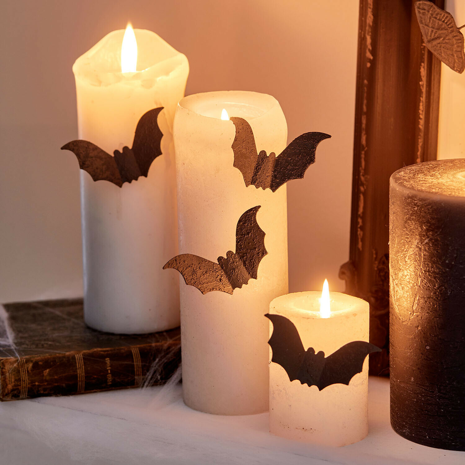 Lot de 4 pin’s décoratifs Brynnach