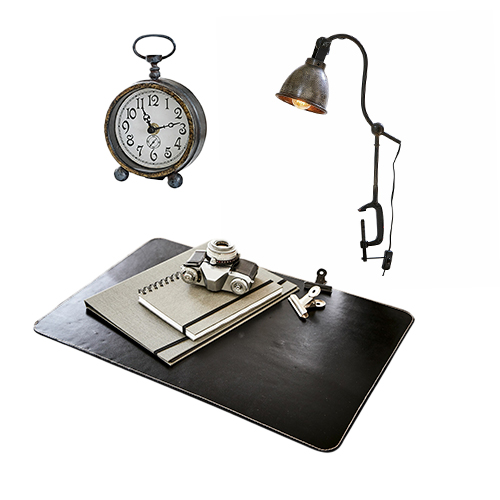 Ensemble industriel avec horloge en métal, lampe et tapis de bureau en cuir noir