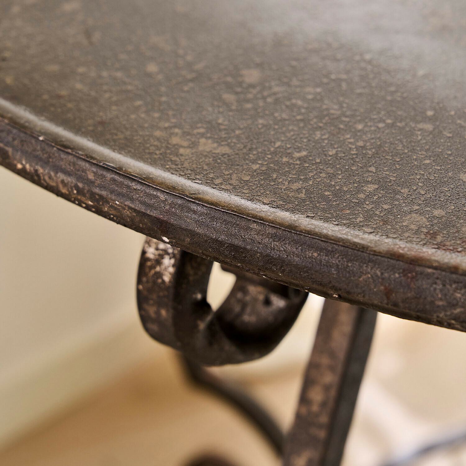 Table Kenthorne