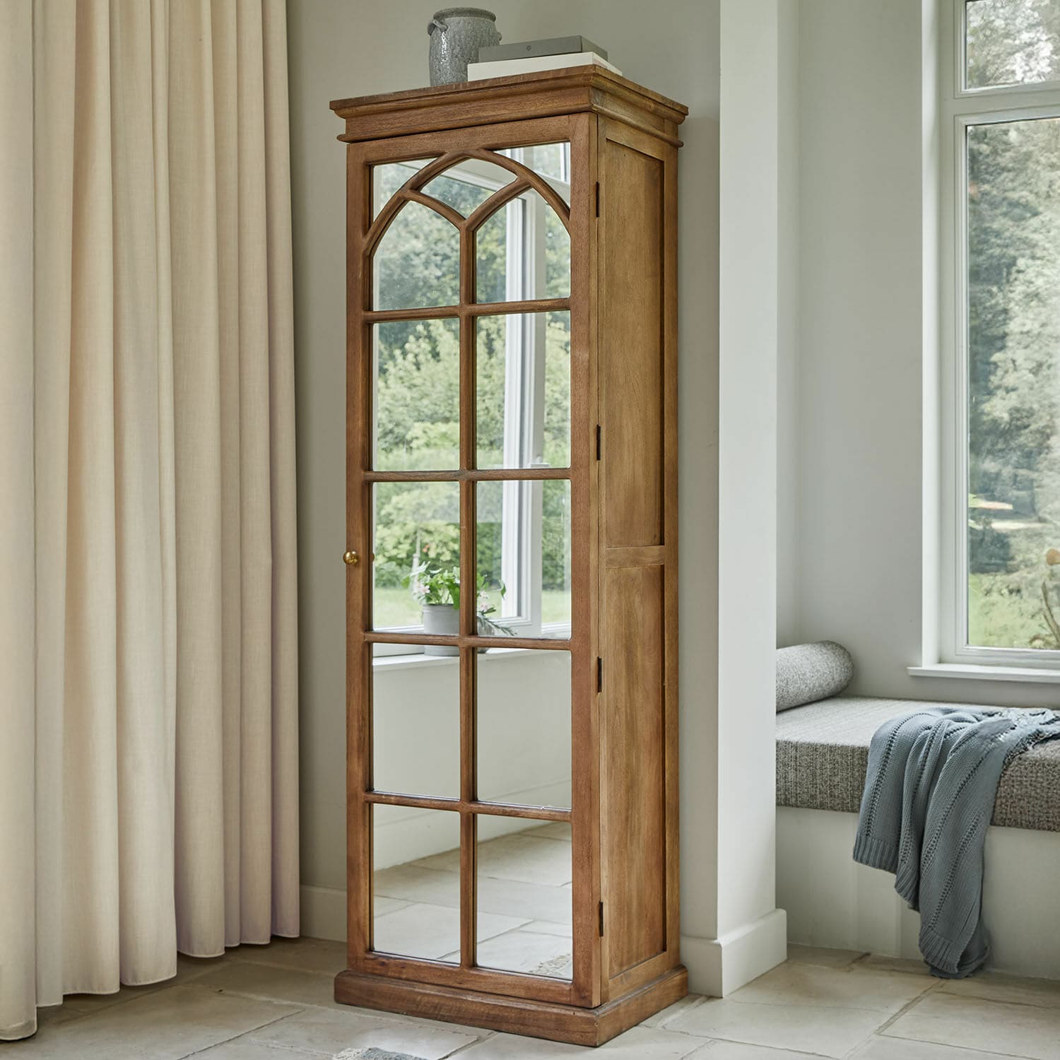 Kast Cayey Houten kast met spiegel in vintage stijl in natuurlijke houtkleur voor woonkamer