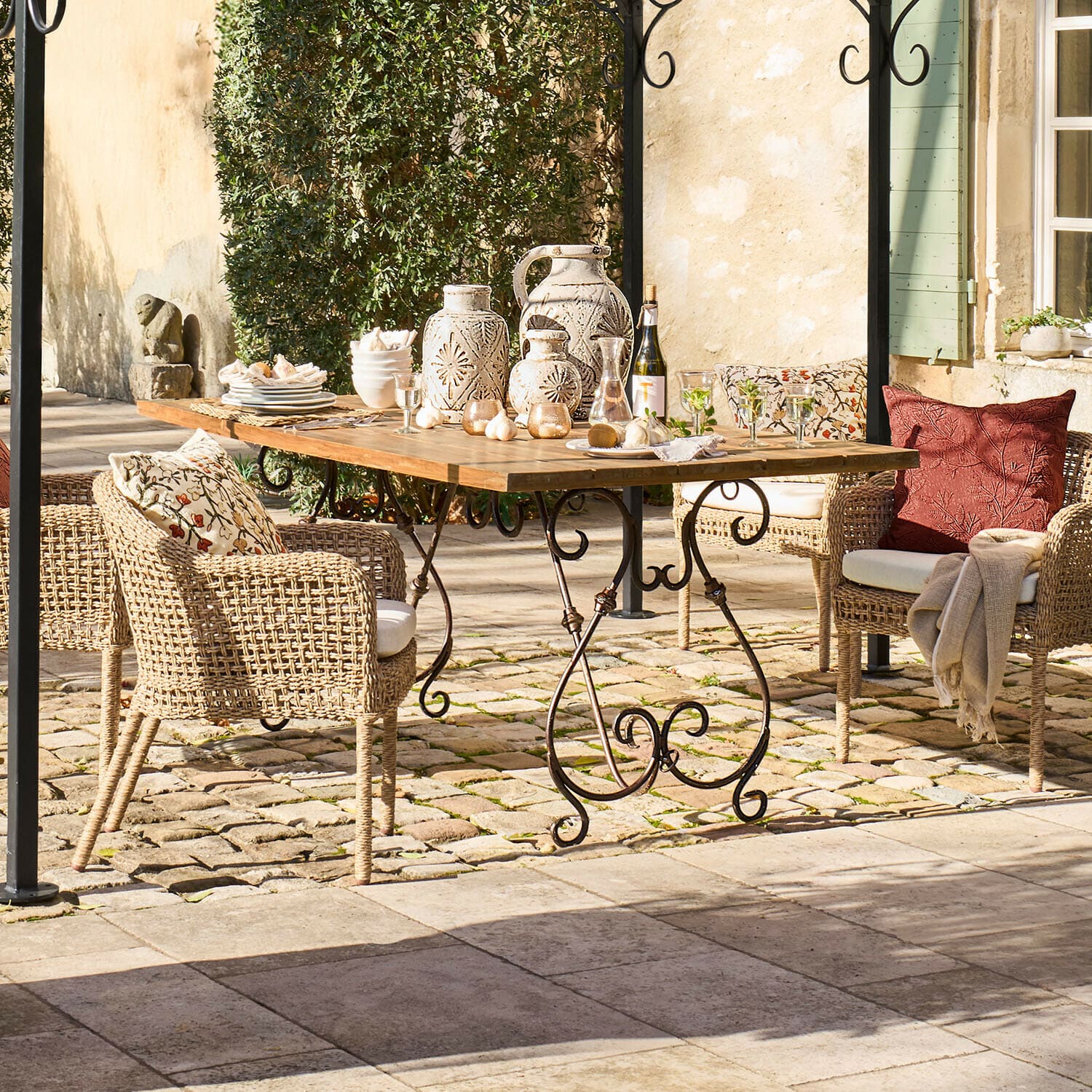 Table Delbridge