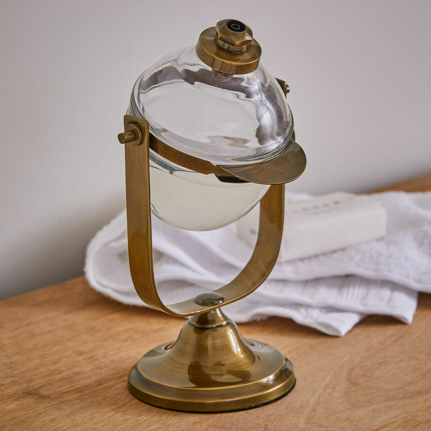 Zeeptuimelaar Tuiren Glazen zeeppomp met messing houder, vintage badkameraccessoire voor decoratie