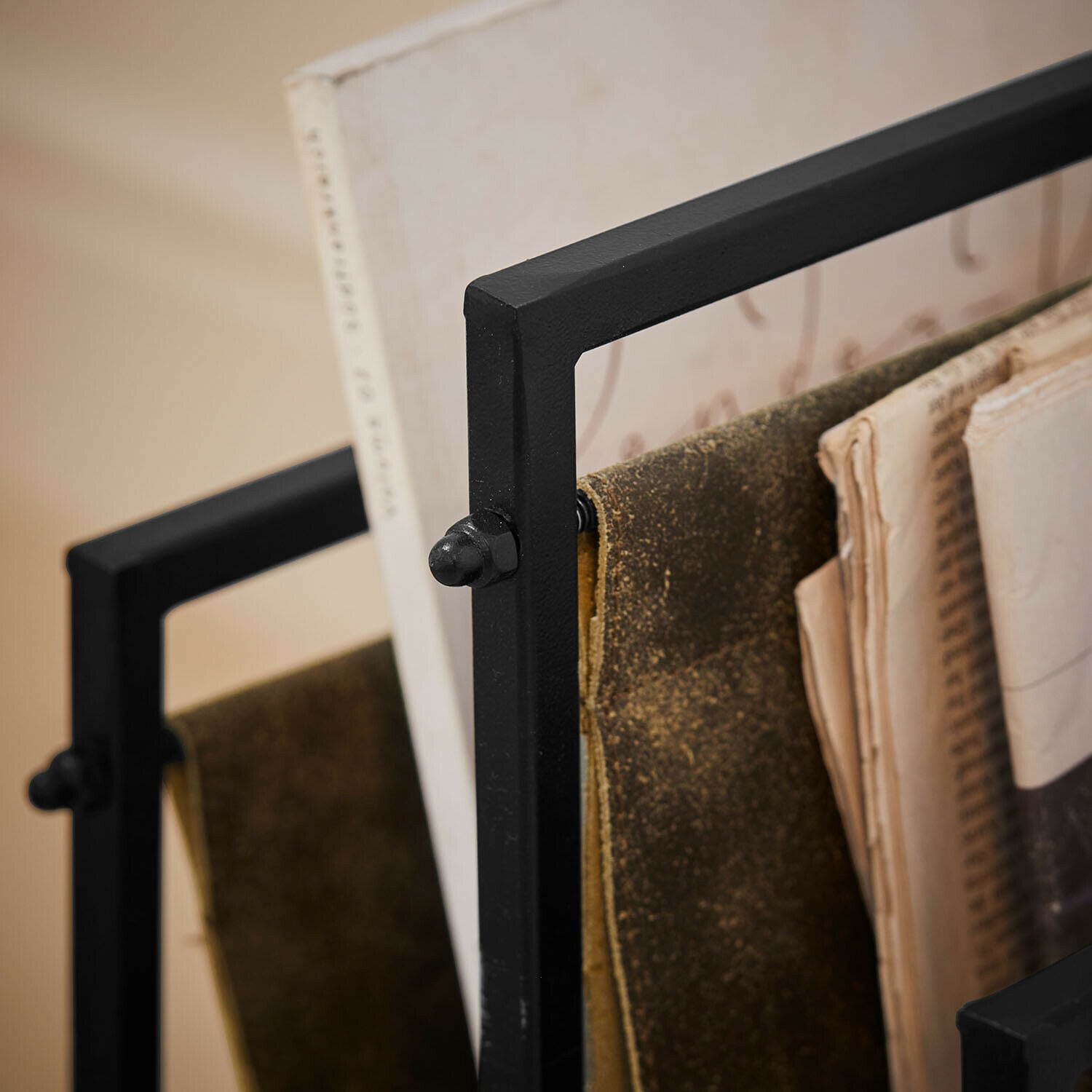 Tijdschriftenhouder Larkwoods