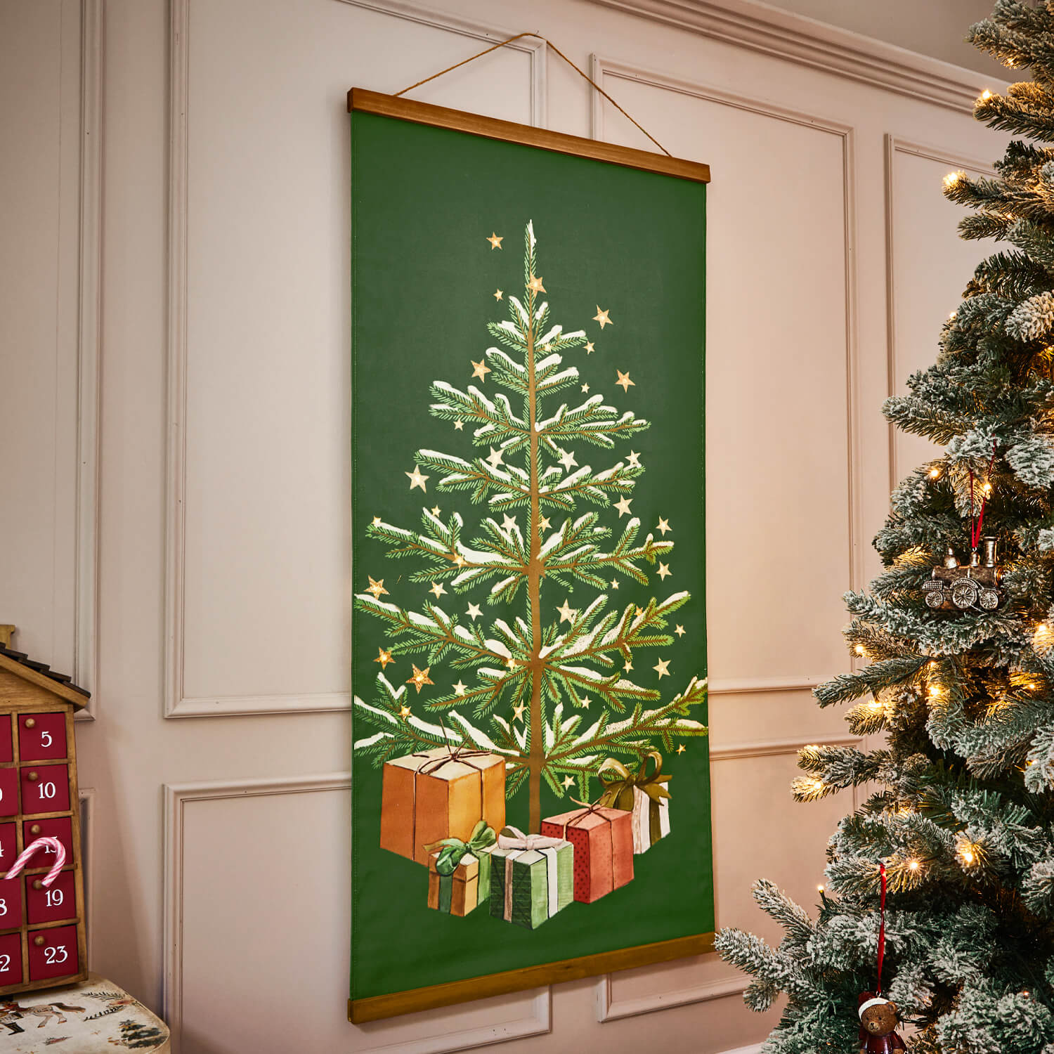 Toile verte décorative avec sapin de Noël et cadeaux, décoration murale festive pour intérieur