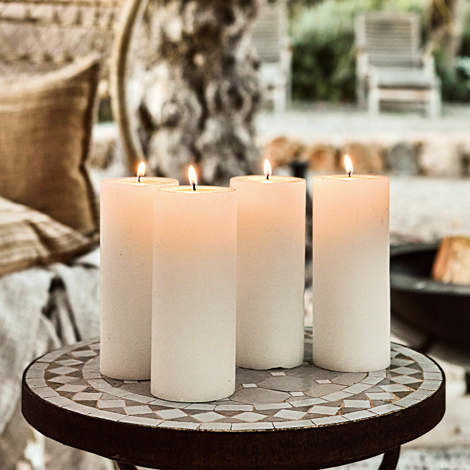 Kaars set van 4 Homel Vier witte kaarsen op een mozaïektablet, sfeervolle interieurdecoratie en verlichting