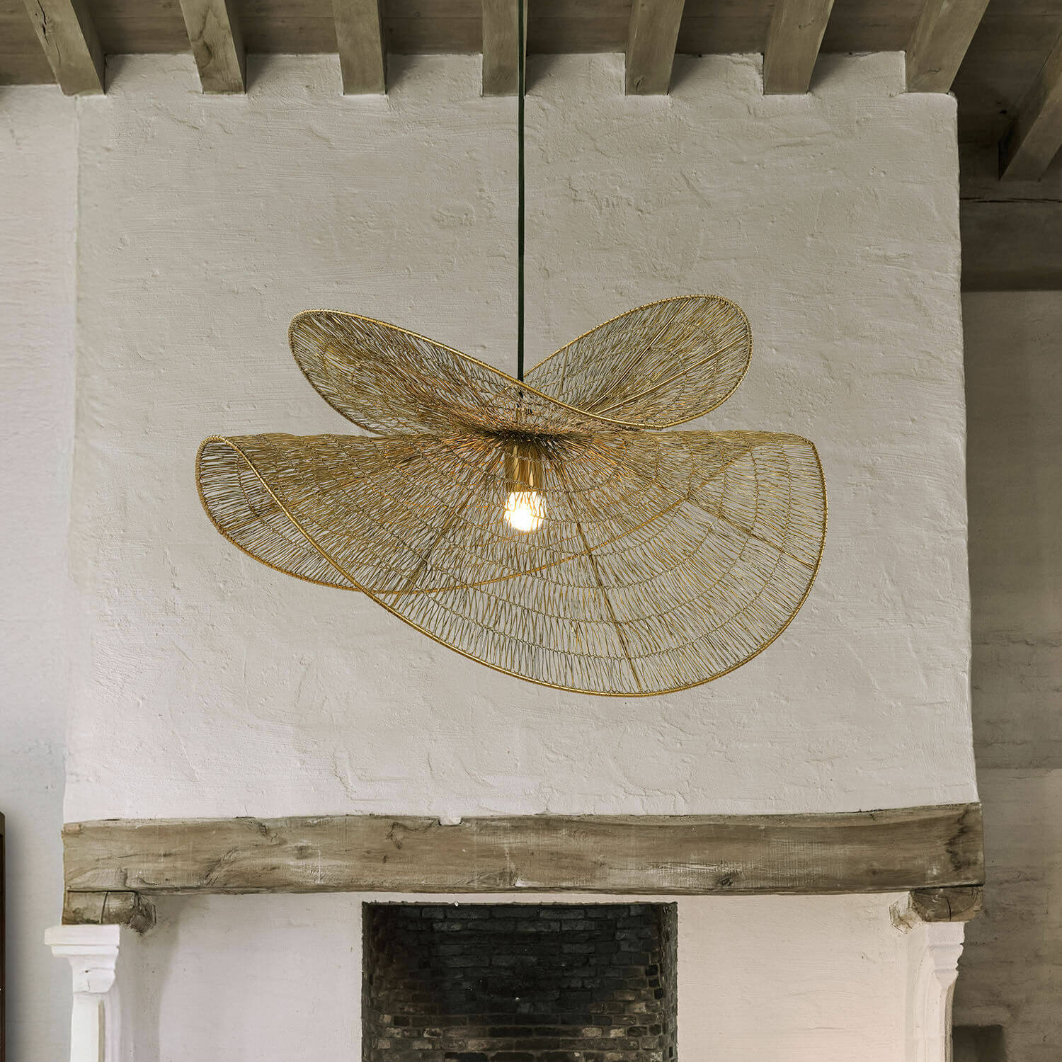Suspension Zenlira Suspension en fil métallique doré au design moderne, éclairage décoratif pour salon