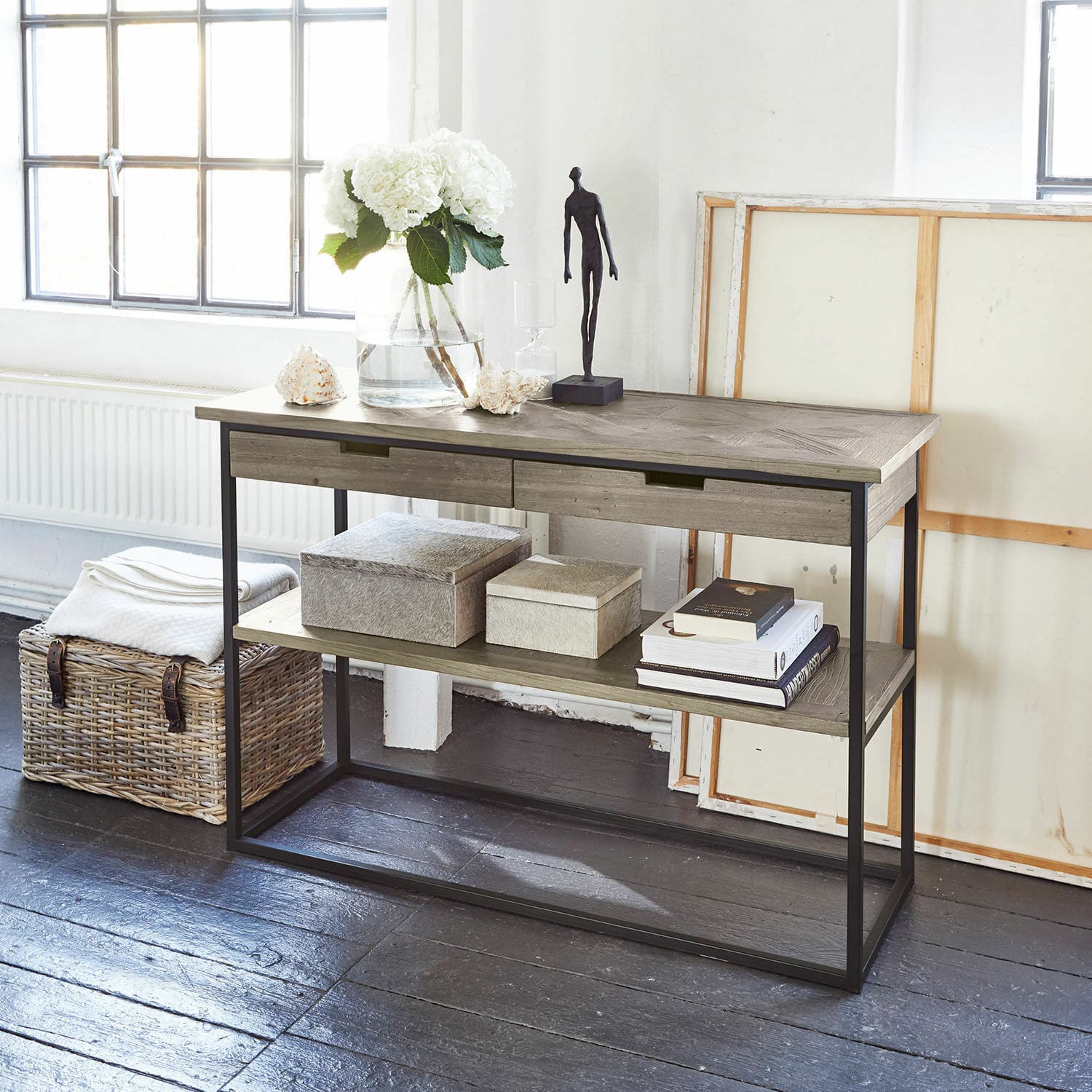 Console Lépaud Console en bois gris et métal avec tiroirs et étagère, meuble moderne pour salon lumineux