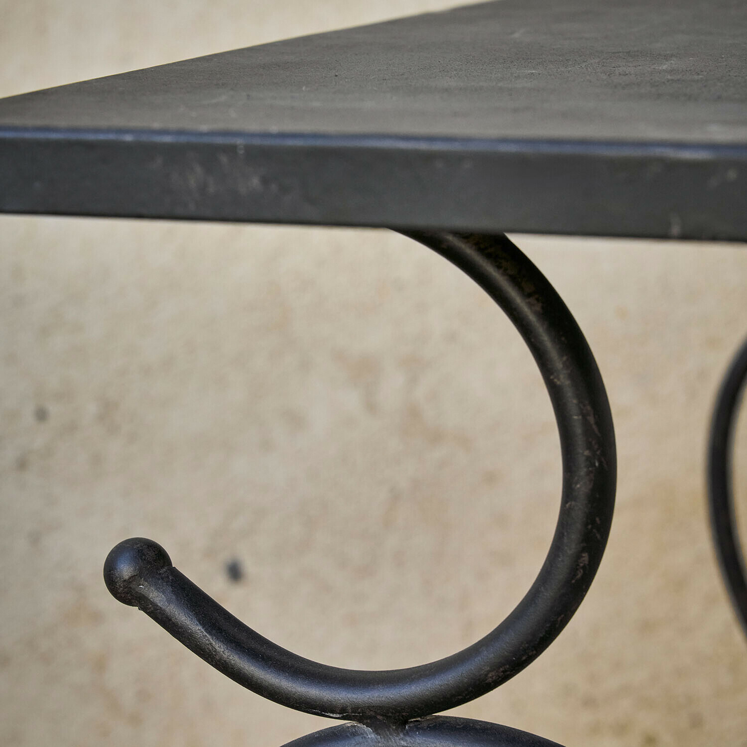 Table Cauvrel