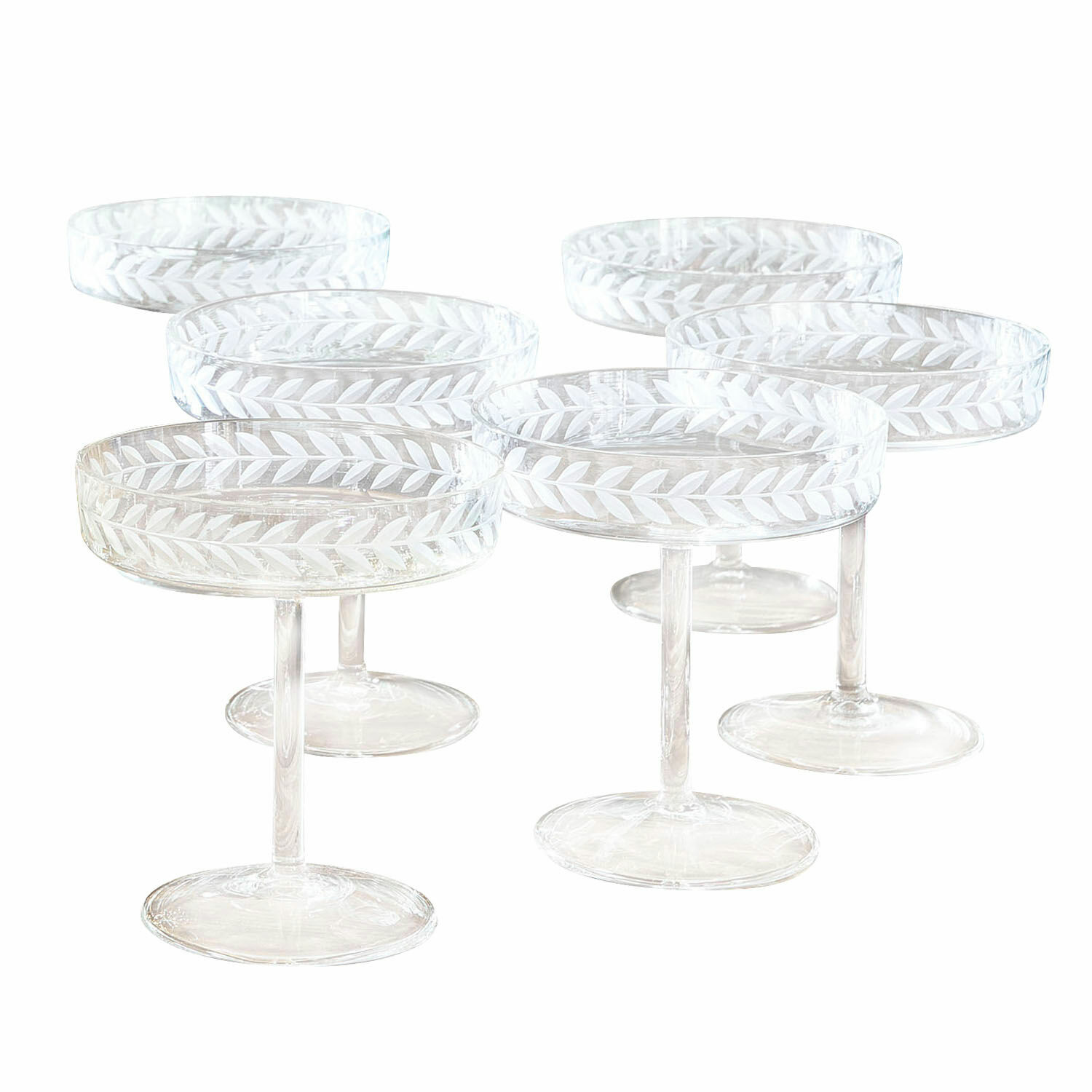 Lot de 6 coupes à champagne Macomb Ensemble de six verres transparents sur pied avec motif gravé de feuilles, verre décoratif élégant
