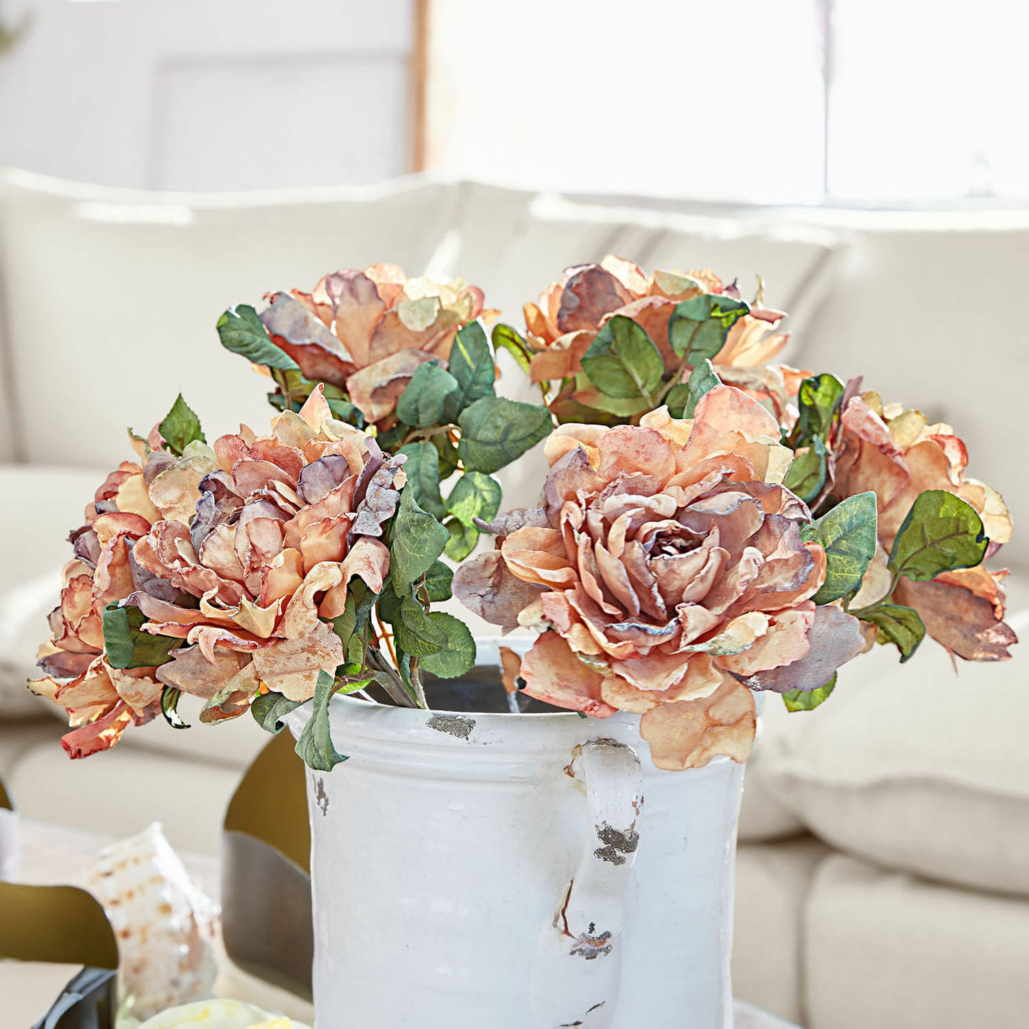 Lot de 6 fleurs décoratives Mervix Bouquet de roses artificielles pêche et violet dans un vase en céramique blanche pour décoration intérieure