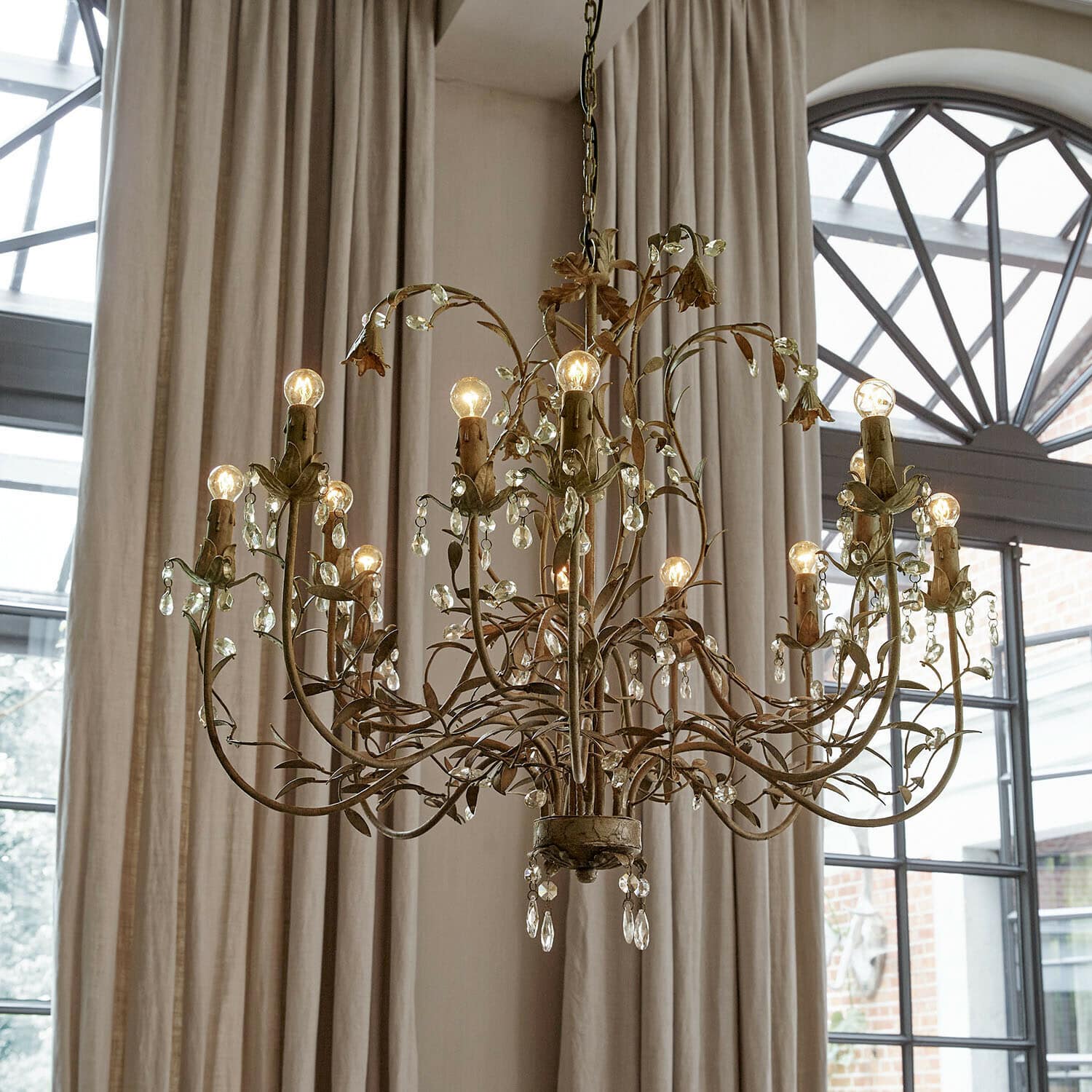 Kroonluchter Opérancourt Metalen kroonluchter met kristallen hangers in vintage stijl, decoratieve woonkamerverlichting