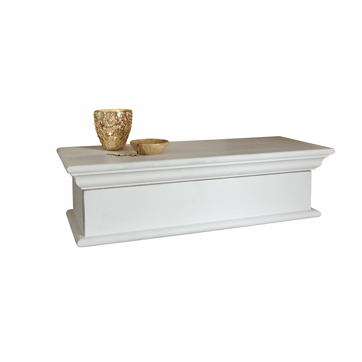 Étagère murale blanche en bois Montarie avec profil classique et objets décoratifs dorés dessus