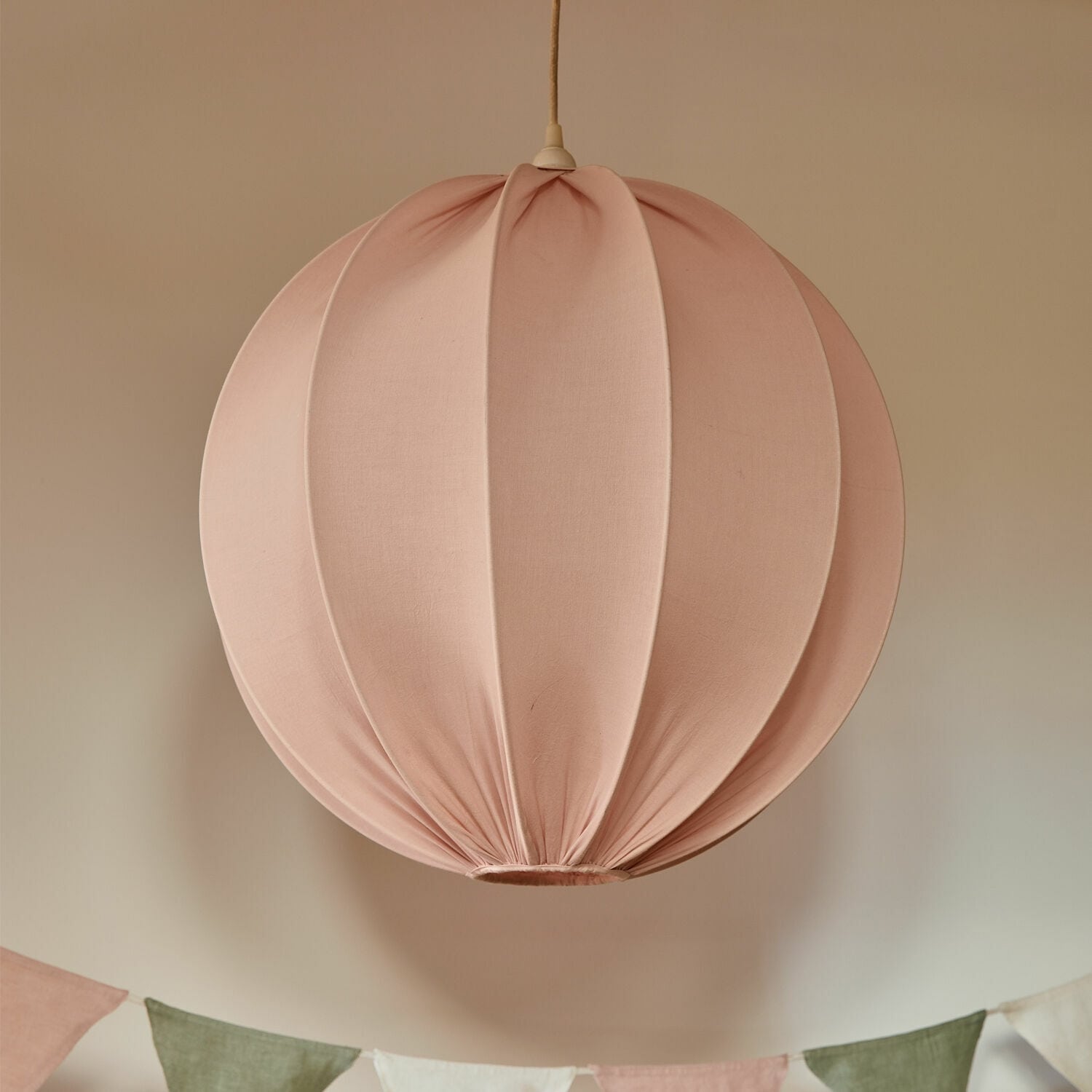 Hanglamp Lisonne Roze stoffen hanglamp in ronde vorm, decoratieve binnenverlichting voor woonkamer of slaapkamer