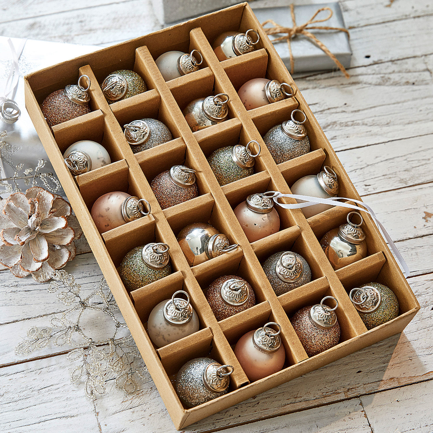 Kerstversiering set van 24 Cesinali