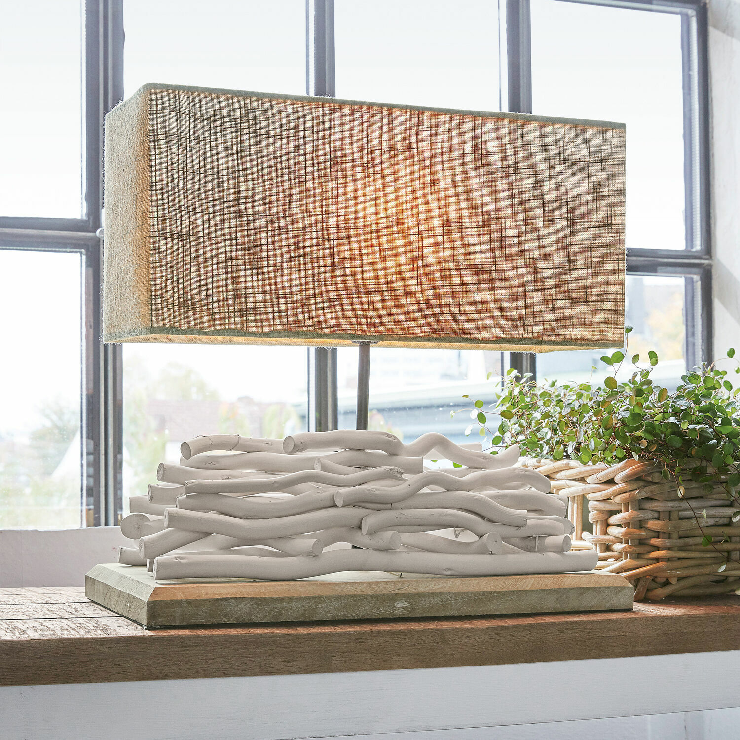 Tafellamp Caribou Tafellamp met beige kap en decoratieve basis van witte houten takken
