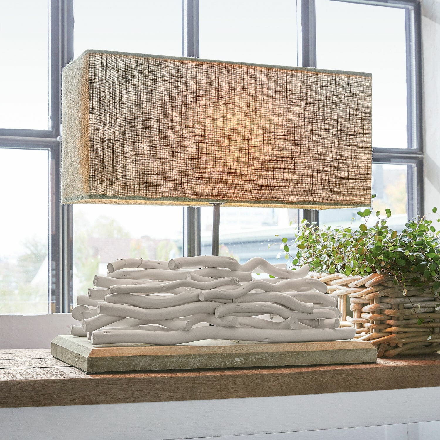Lampe à poser Caribou Lampe de table avec abat-jour beige et base en branches blanches décoratives en bois
