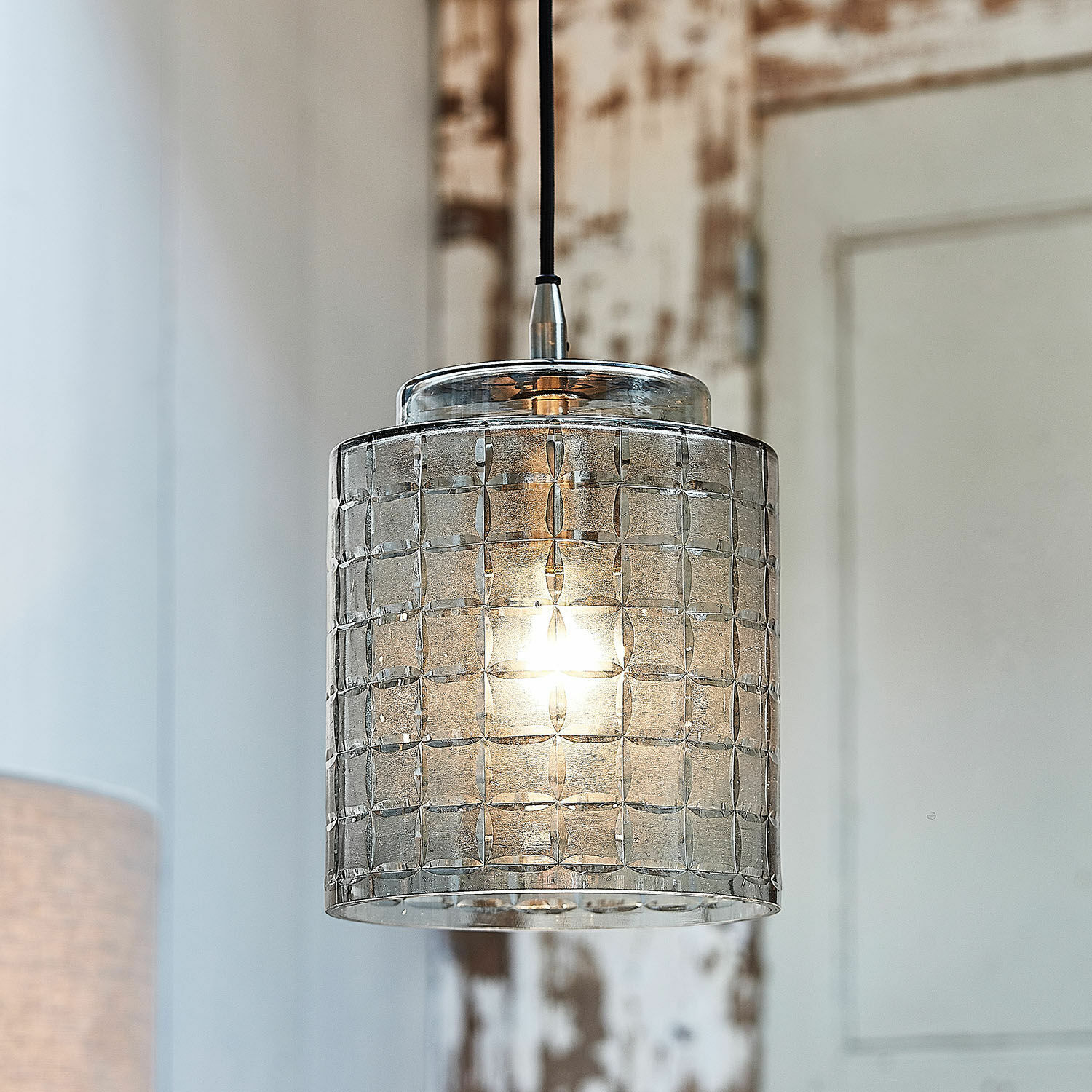 Hanglamp Eldarion Hanglamp van transparant glas met gestructureerde kap en zwarte kabel voor binnenverlichting
