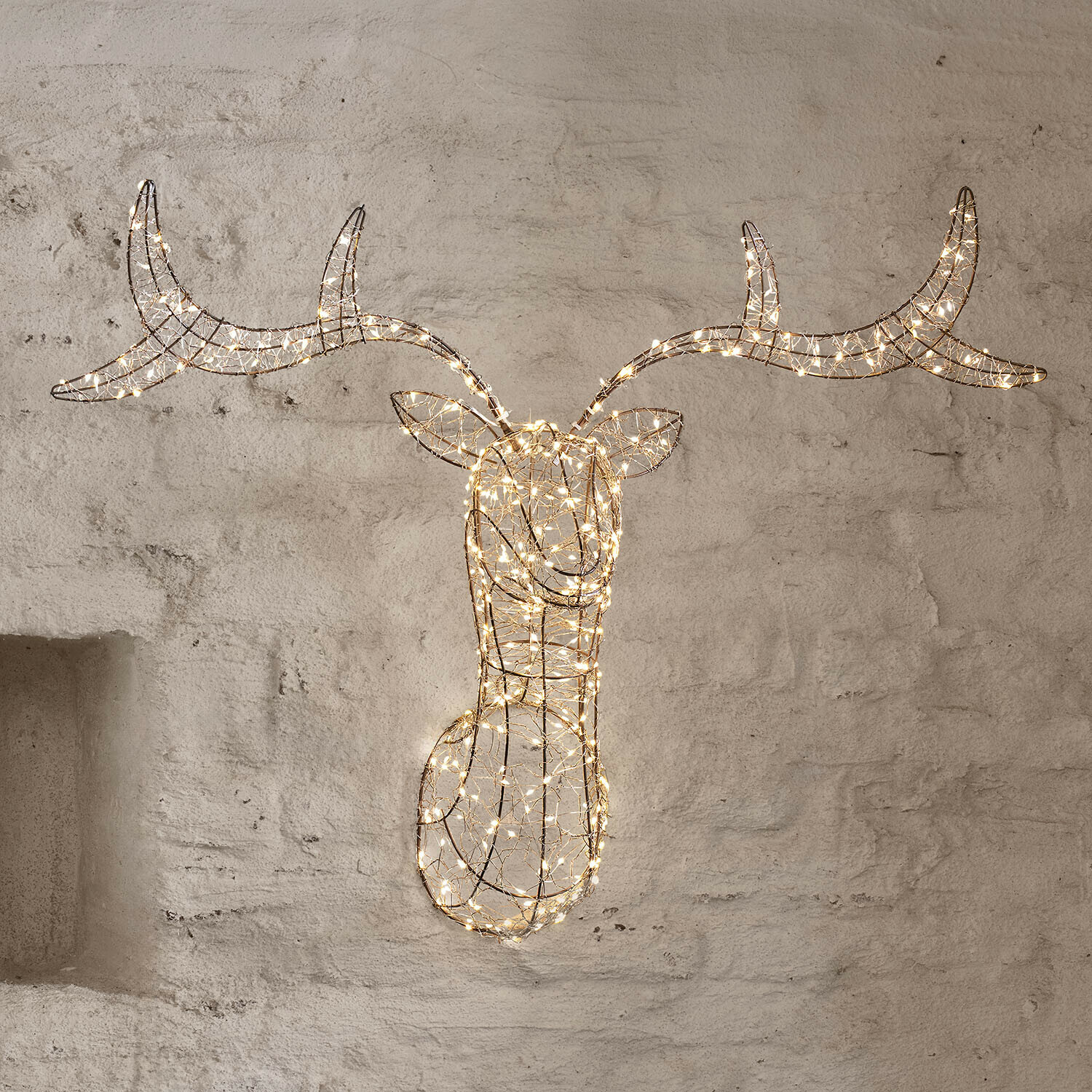 Tête de cerf à LED Skogly