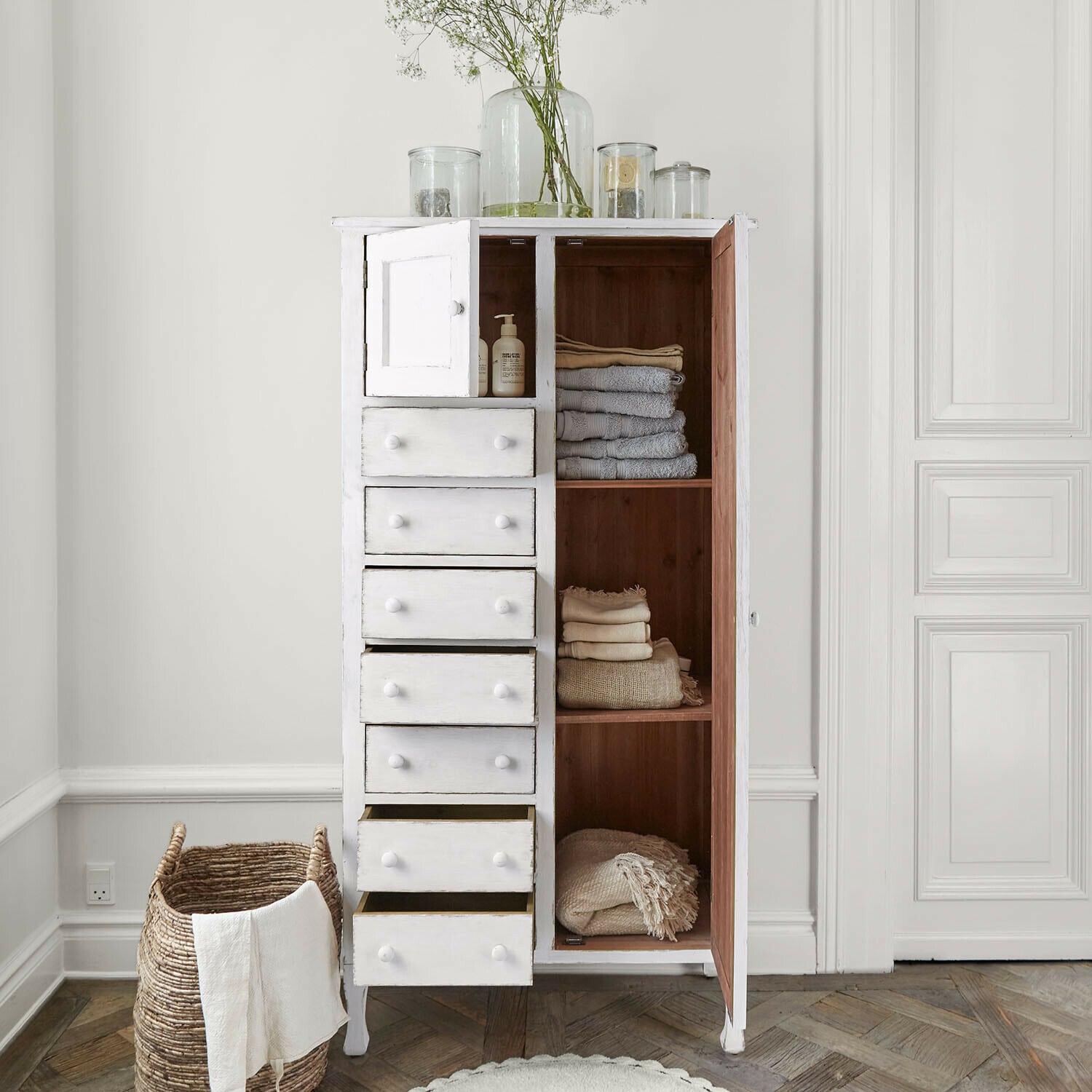 Kast Amourien