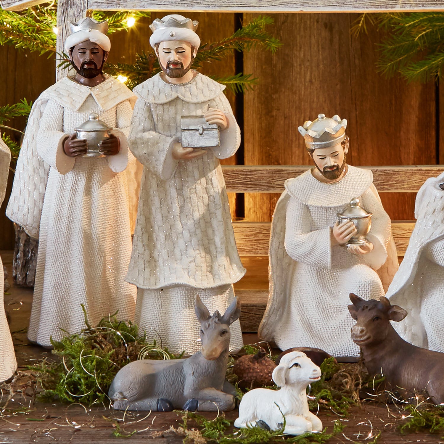 Lot de 12 figurines de crèche Santo