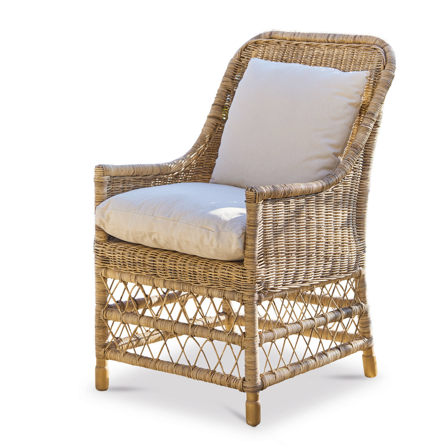 Fauteuil Giepmare Rotan stoel in natuurlijke kleur met crèmekussens, geschikt voor woonkamer en tuin