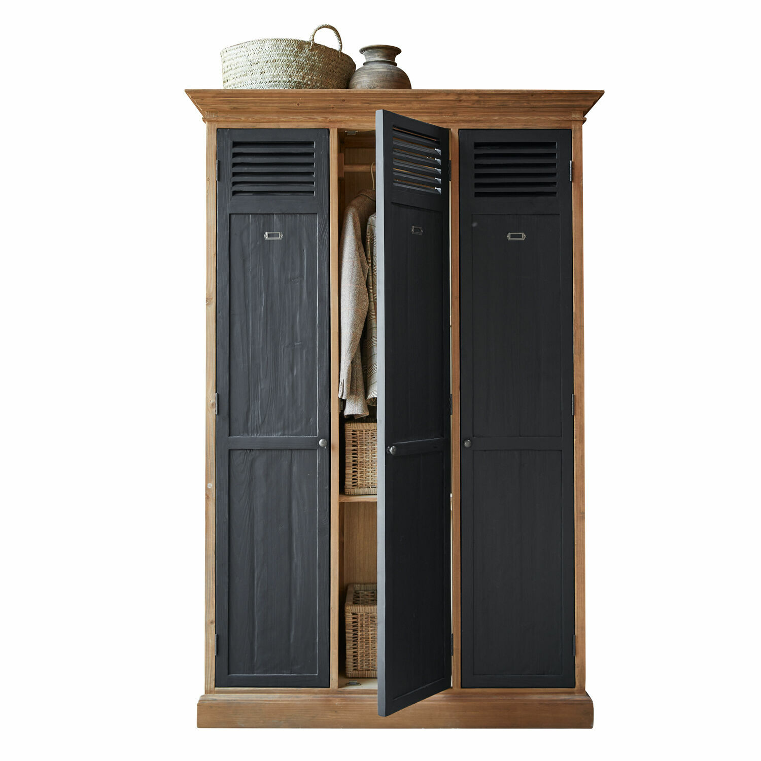 Kast Hillcroft Houten kast met zwarte geventileerde deuren, manden en kleding binnenin, opbergmeubel