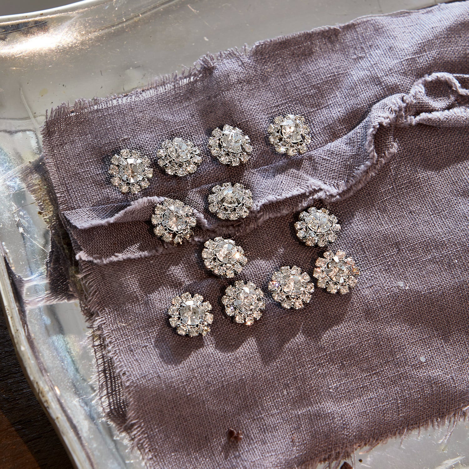 Lot de 12 broches de décoration Roses