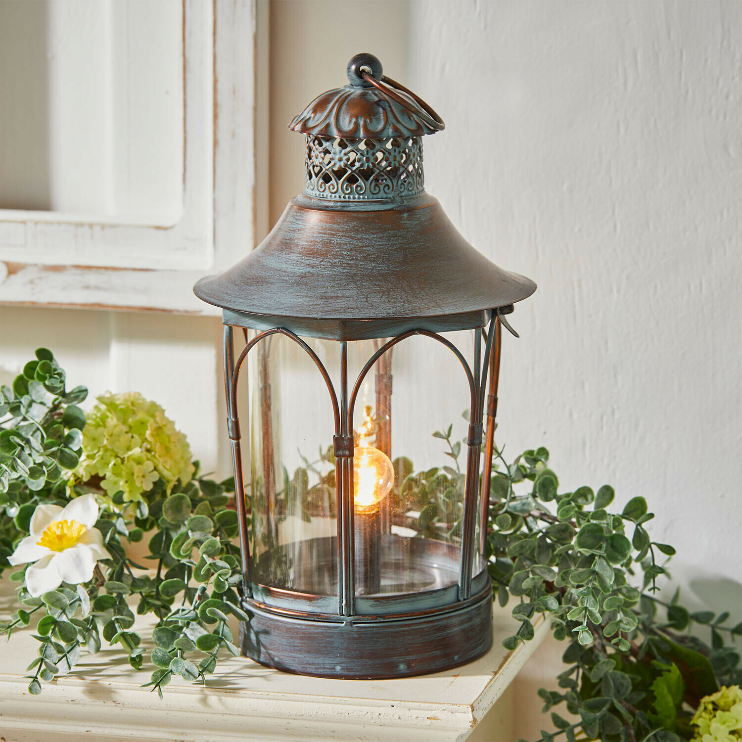 Oplaadbare ledlantaarn Mirellan Decoratieve metalen lantaarn in vintage stijl met helder glas en warm LED-licht