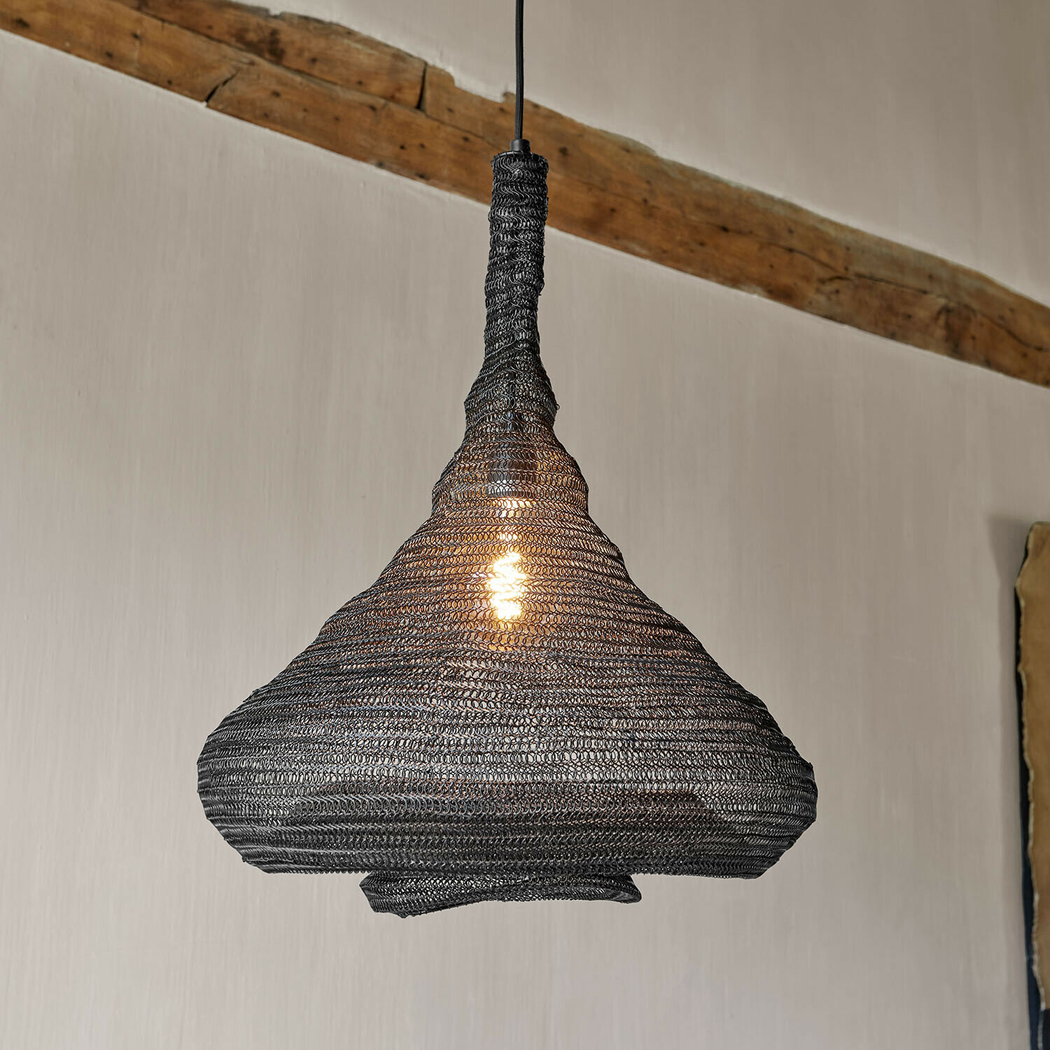 Hanglamp Nalira Hanglamp van zwart metalen gaas met unieke vorm, moderne binnenverlichting