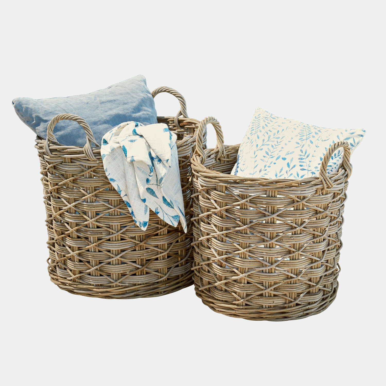 Lot de 2 paniers Calvado Deux paniers en osier naturel avec coussins et couverture bleue à motifs pour rangement décoratif