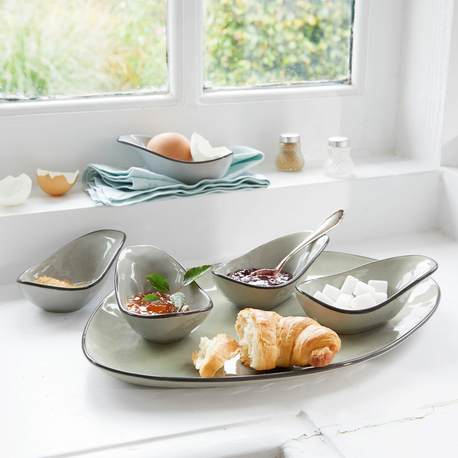 Lot de coupelles, 6 pièces Biarré Ensemble de bols et assiette en céramique grise pour petit-déjeuner avec croissant et confiture